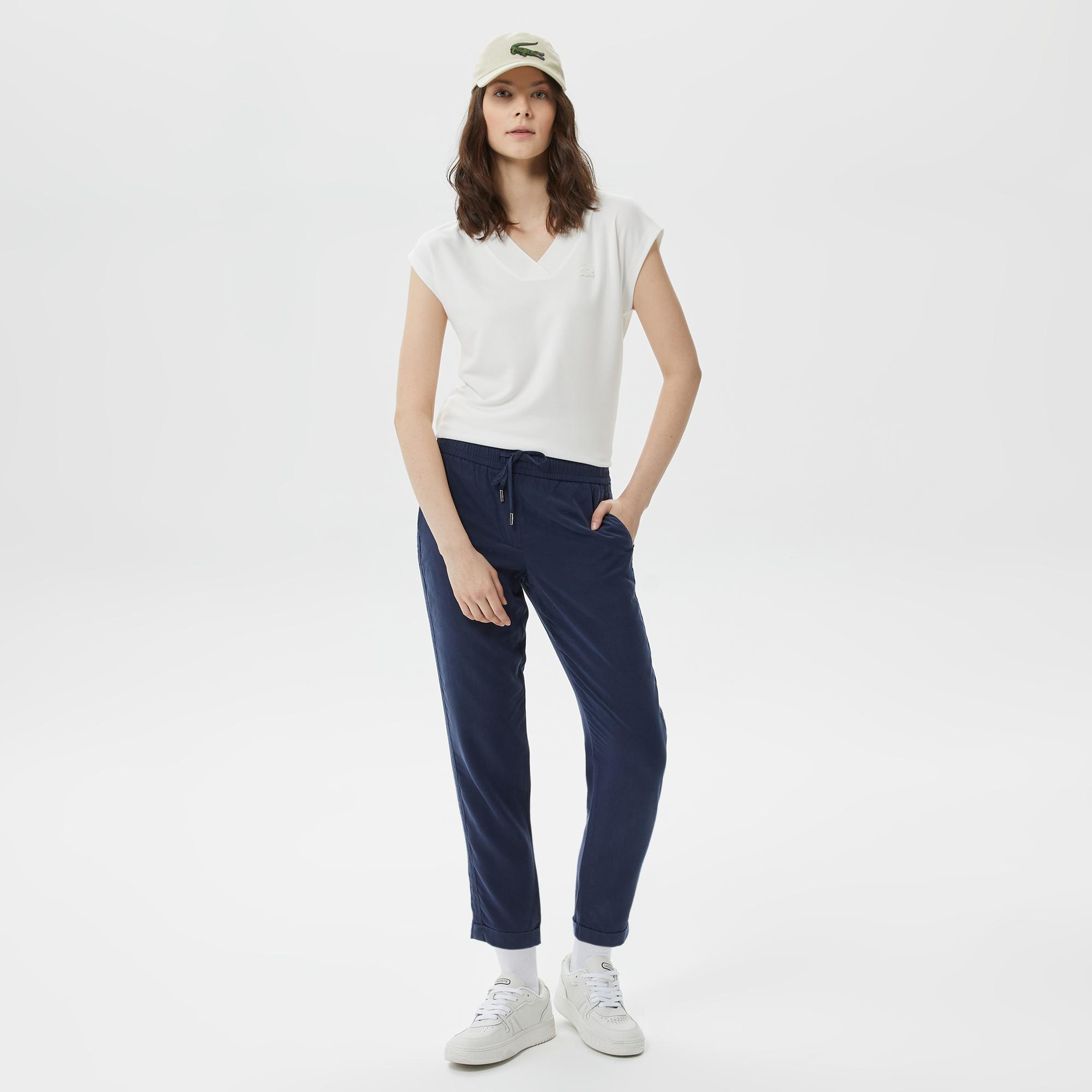 Lacoste Kadın Slim Fit V Yaka Beyaz T-Shirt