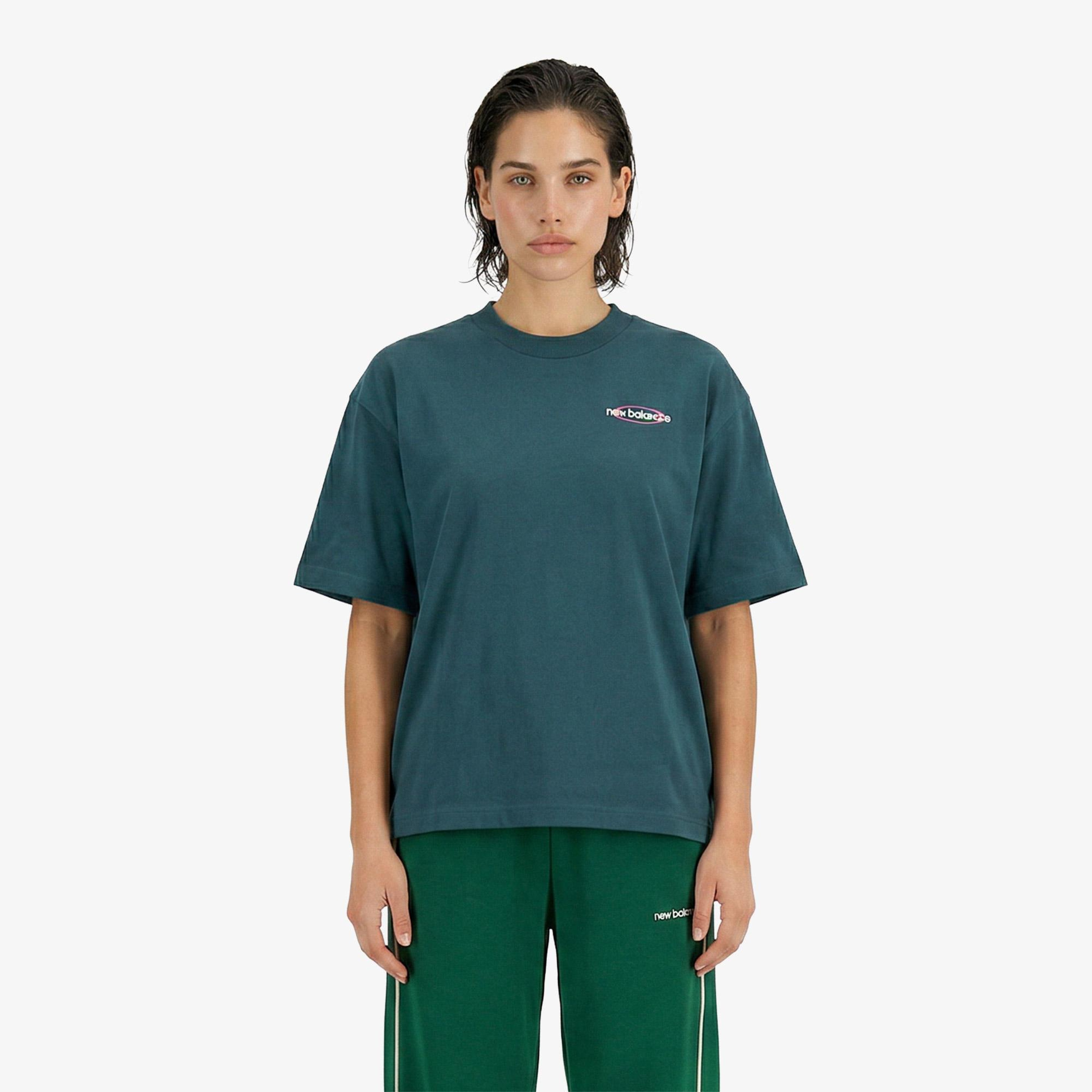New Balance Sport Graphic Oversized Kadın Yeşil T-Shirt