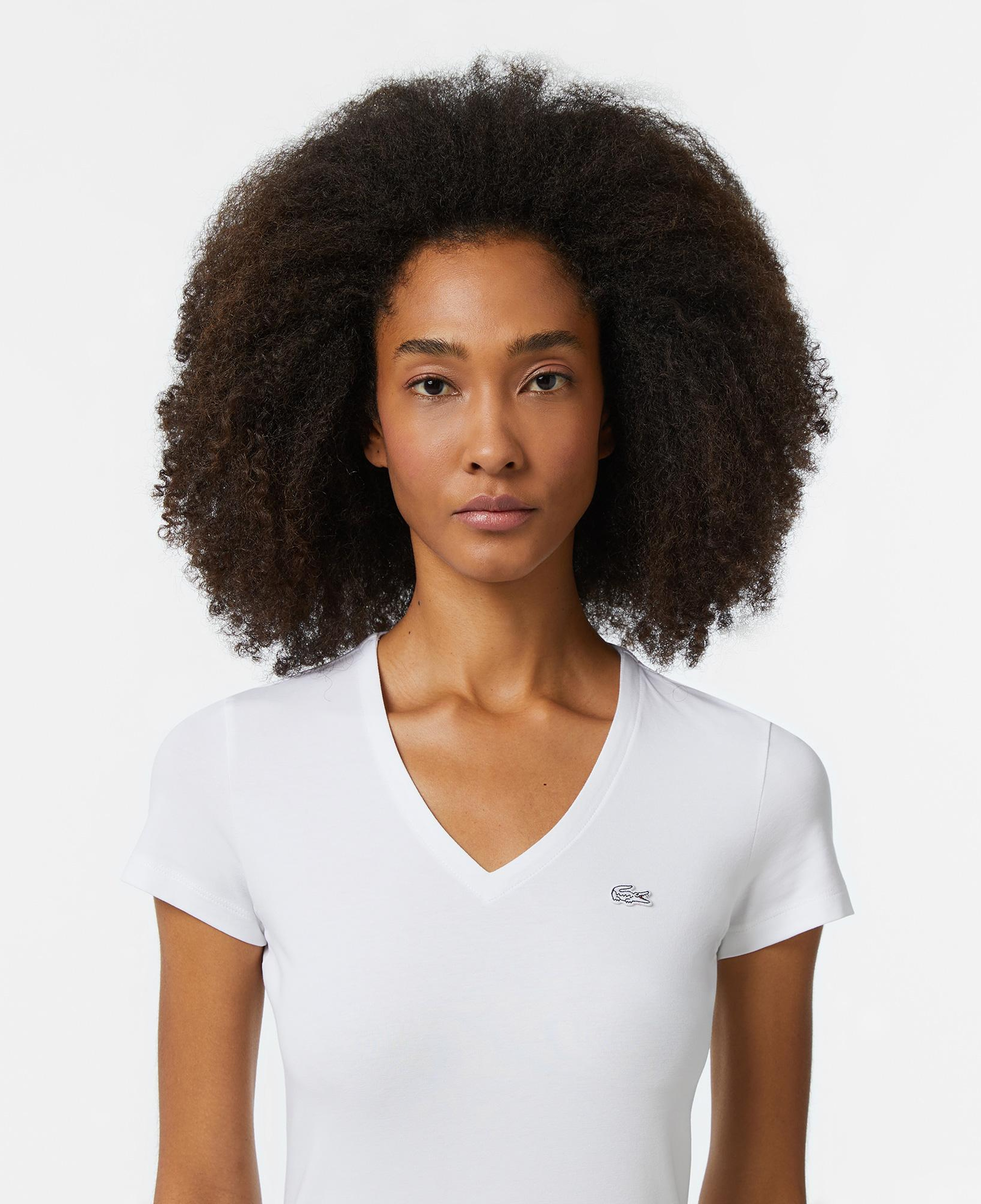 Lacoste Kadın Slim Fit V Yaka Beyaz T-Shirt