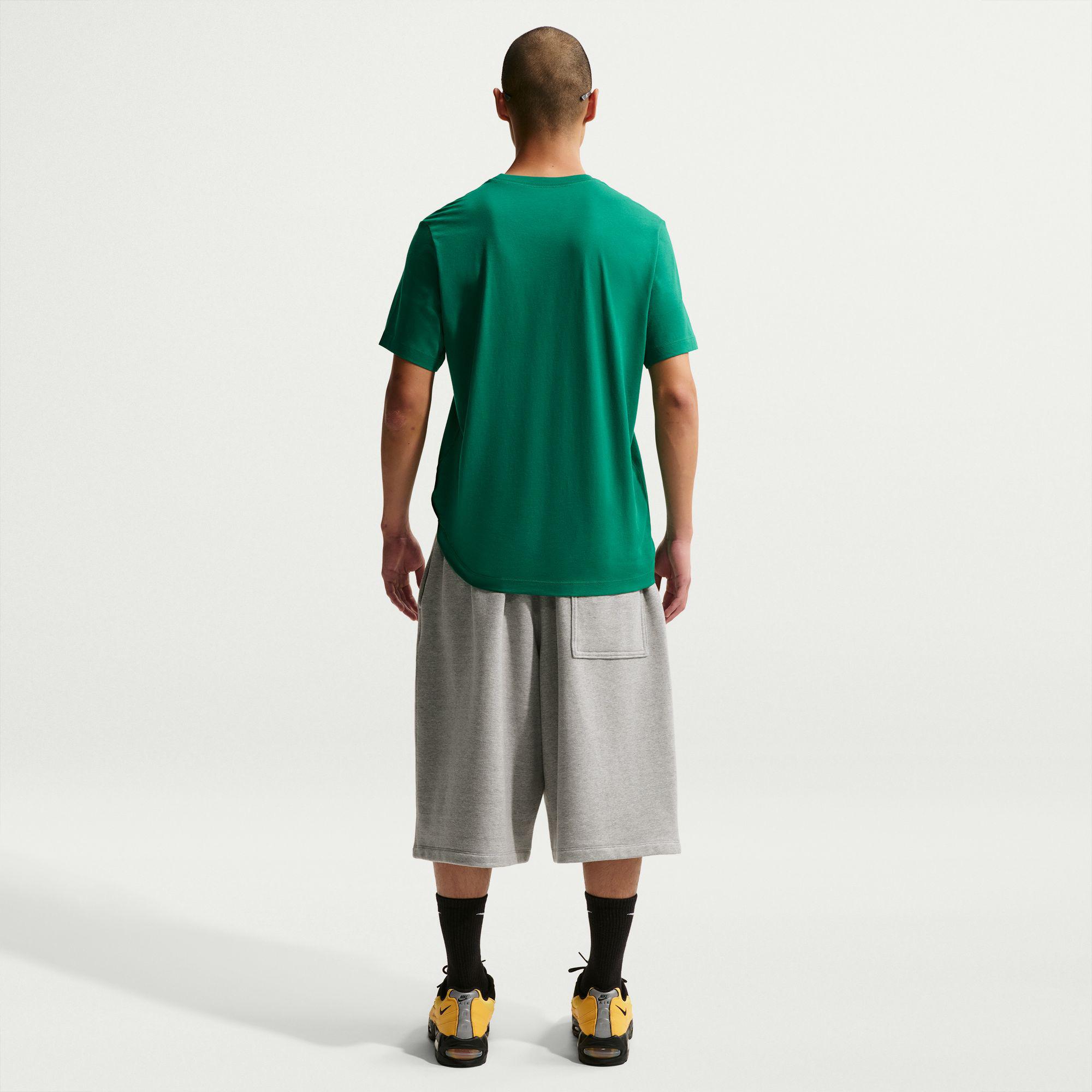 Nike Sportswear Celebrate Sport Erkek Yeşil T-Shirt