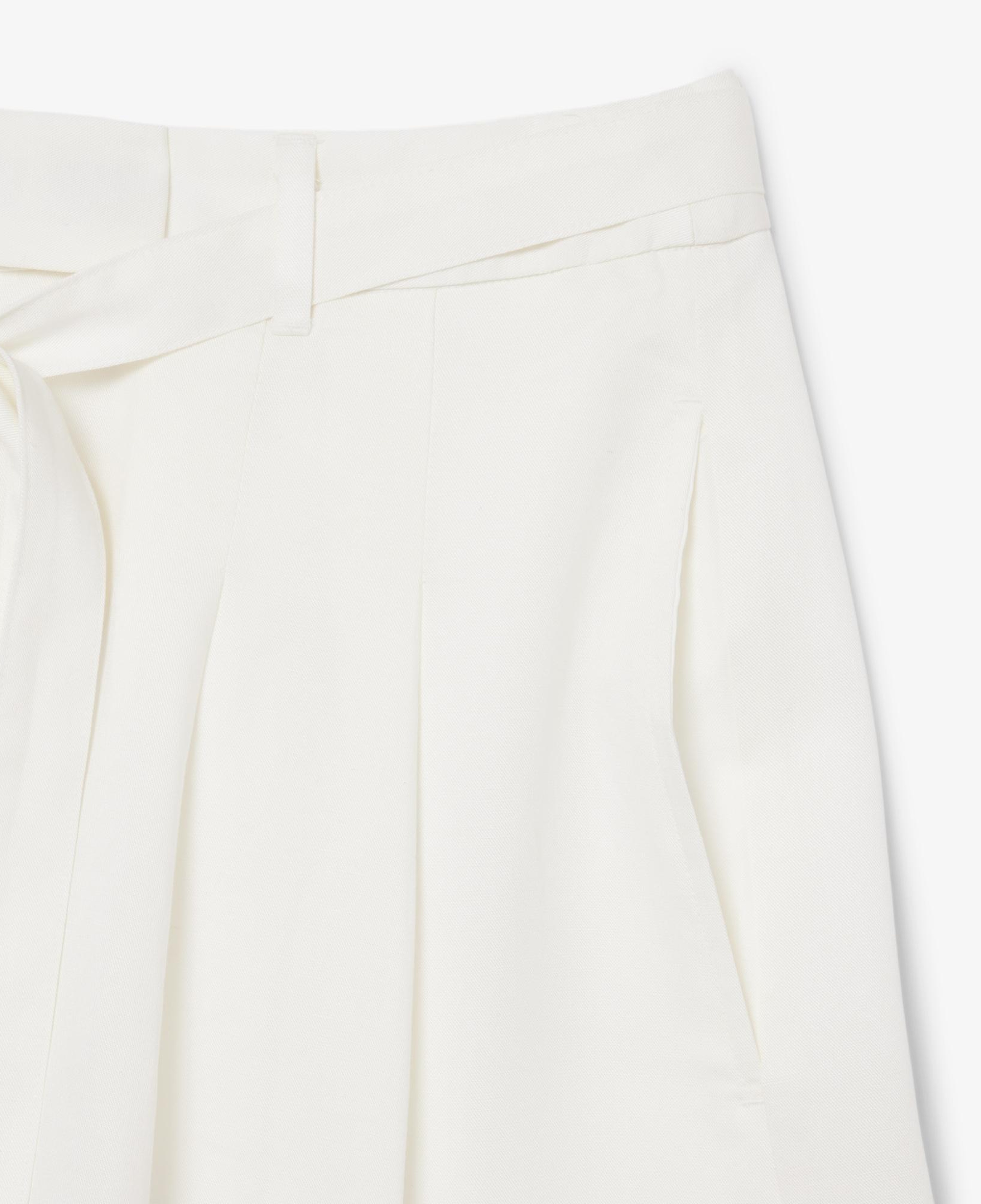 Lacoste Kadın Oversize Fit Beyaz Bermuda Şort