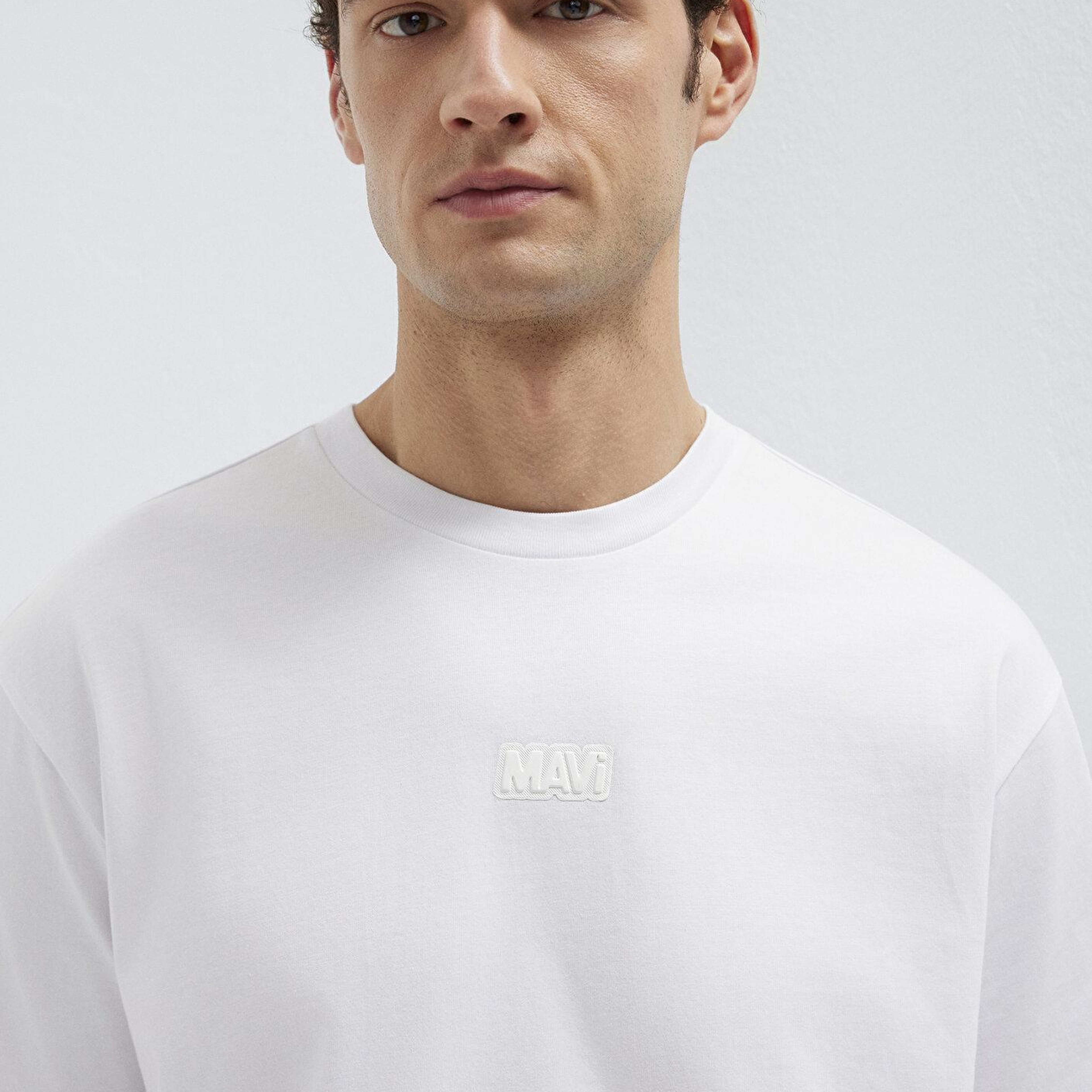 Mavi Mavi Logo Baskılı Beyaz Tişört Loose Fit / Bol Rahat Kesim 0613349-620