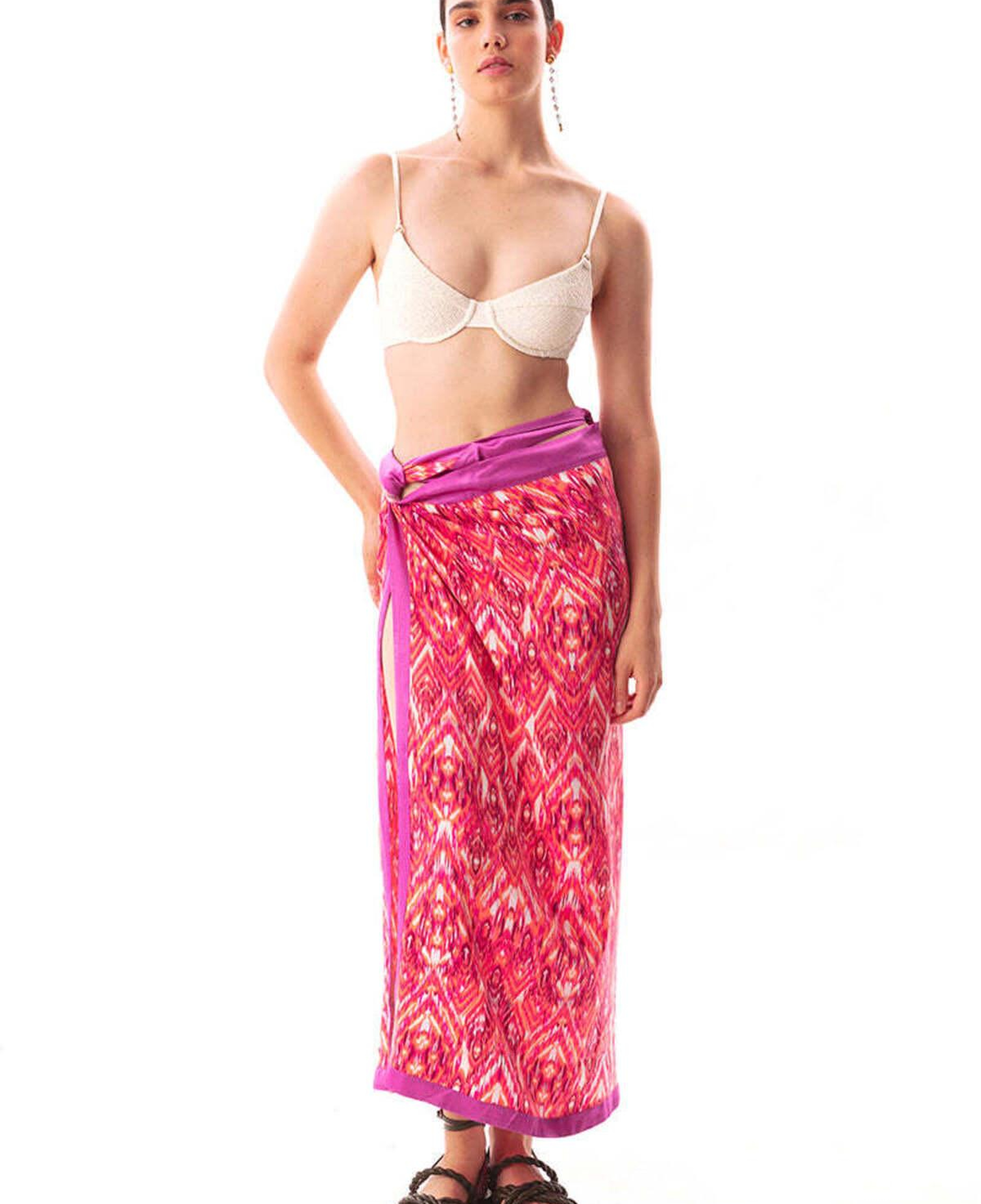 SANTO SARONG ETEK