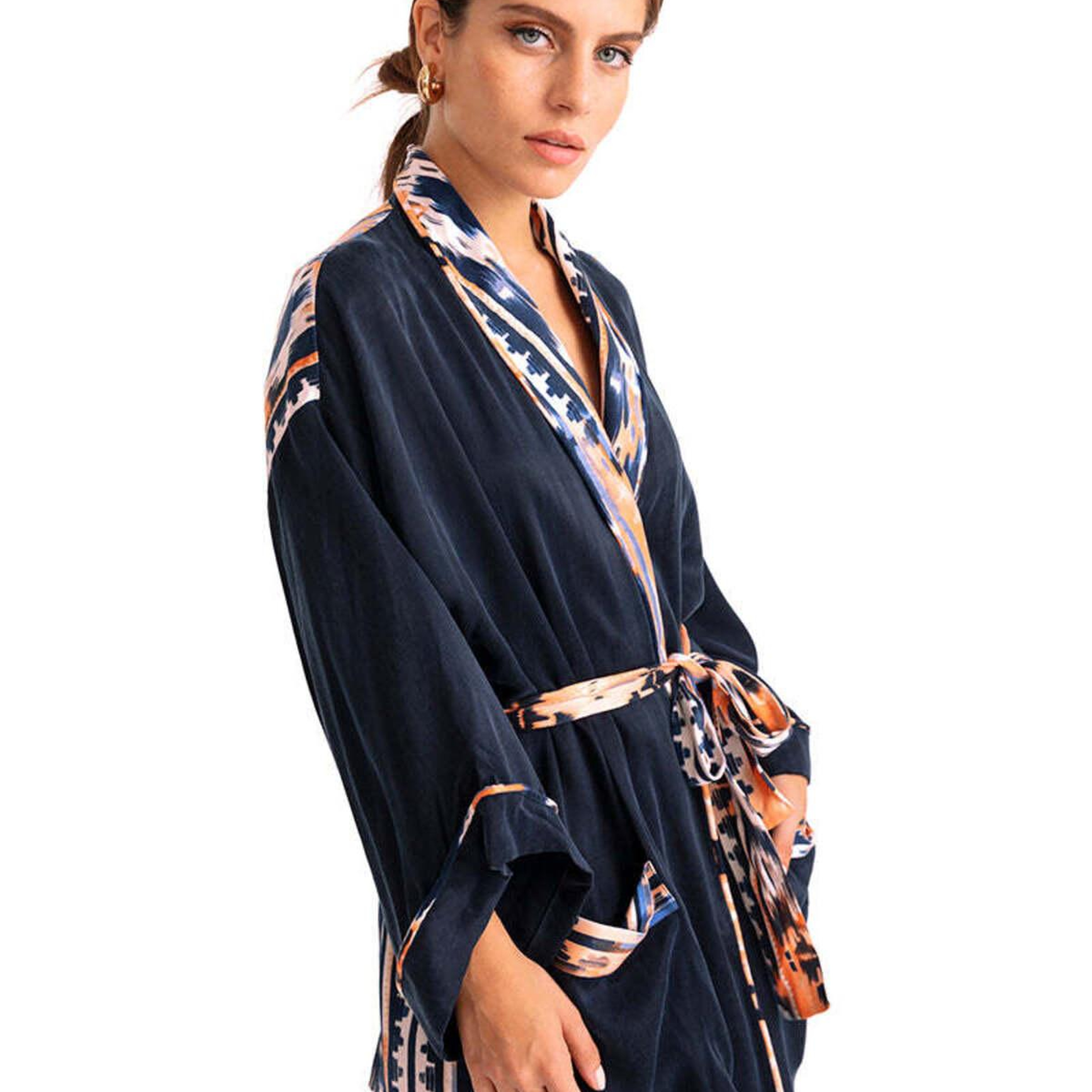 AURA ROBE
