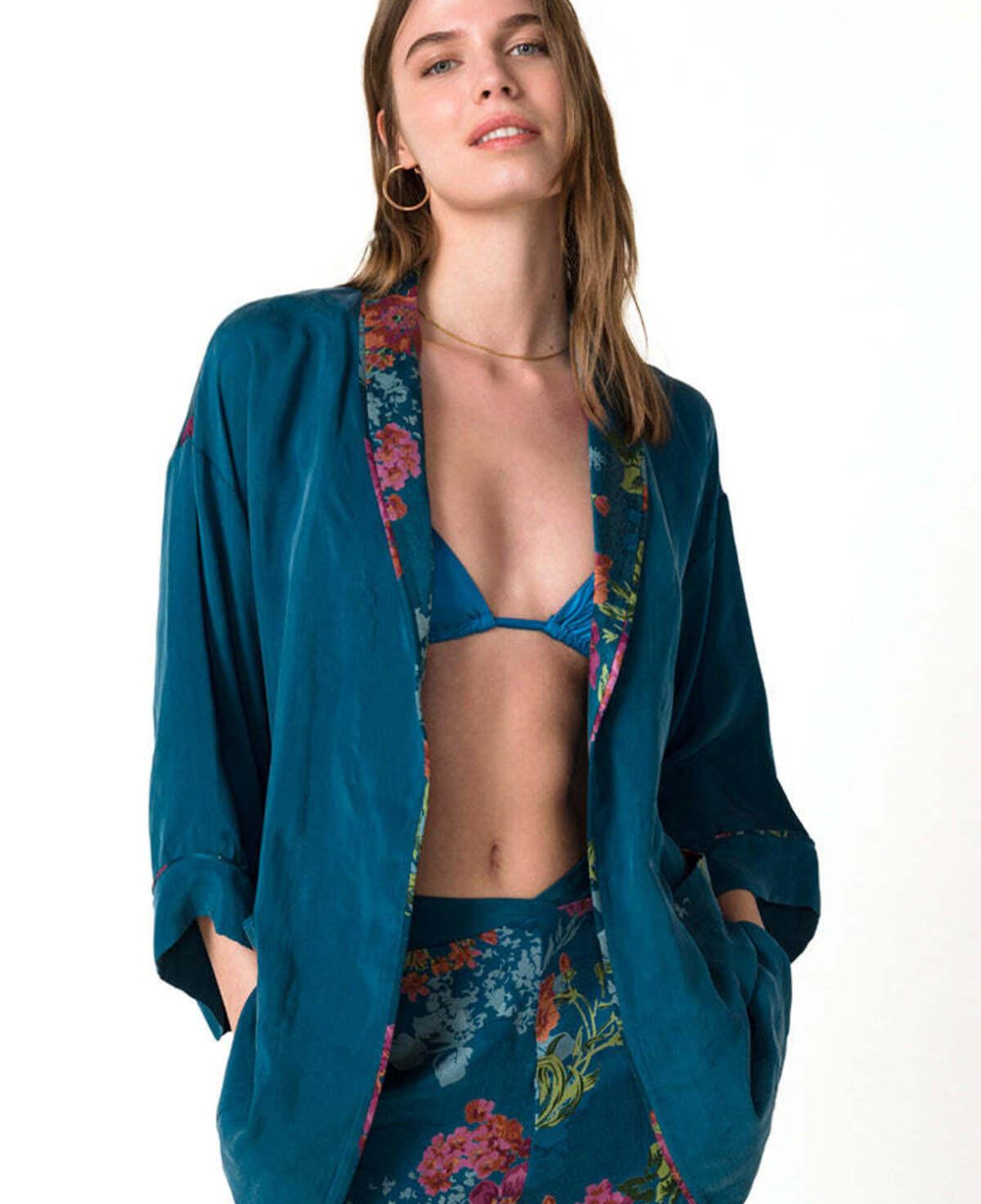 JOAN ROBE