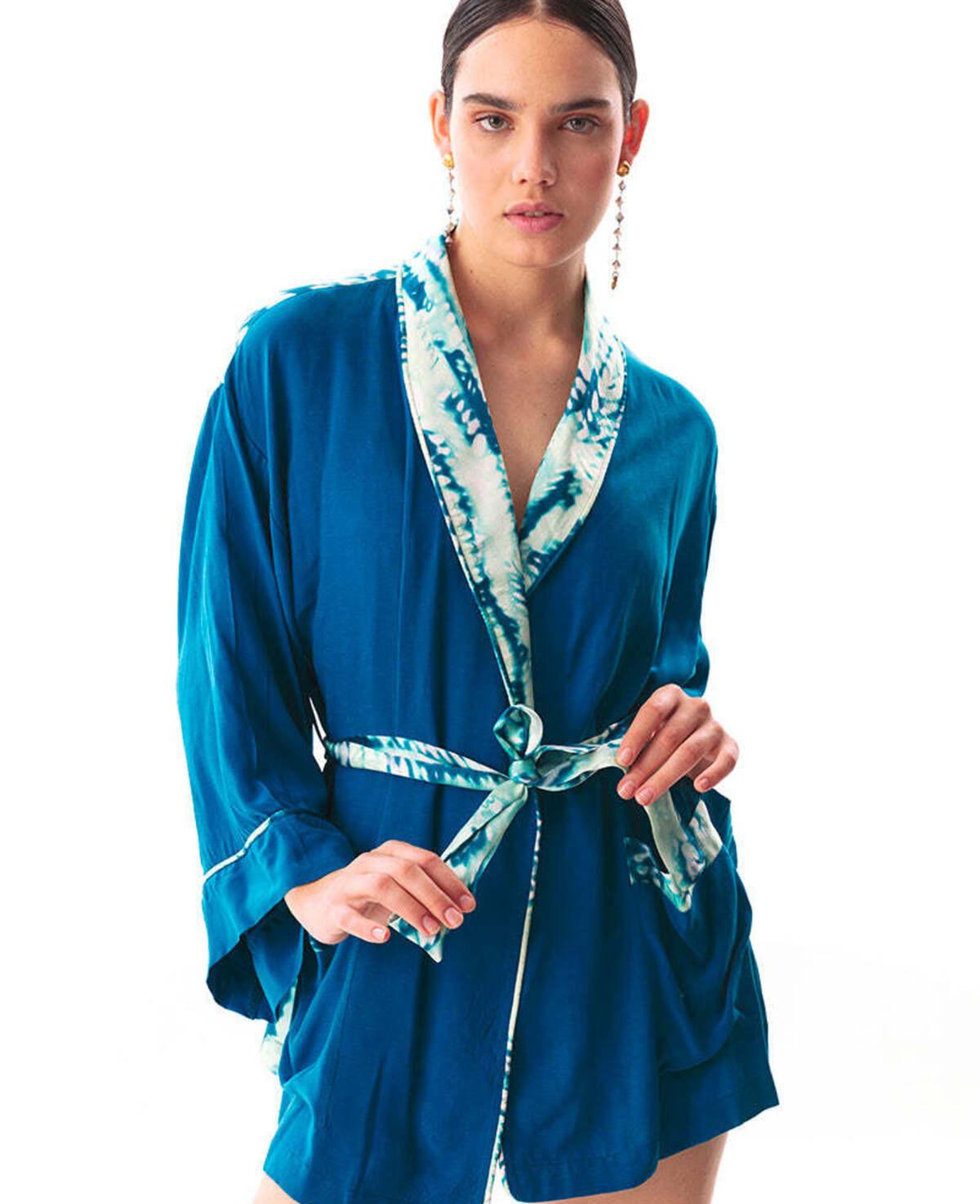 TAO ROBE