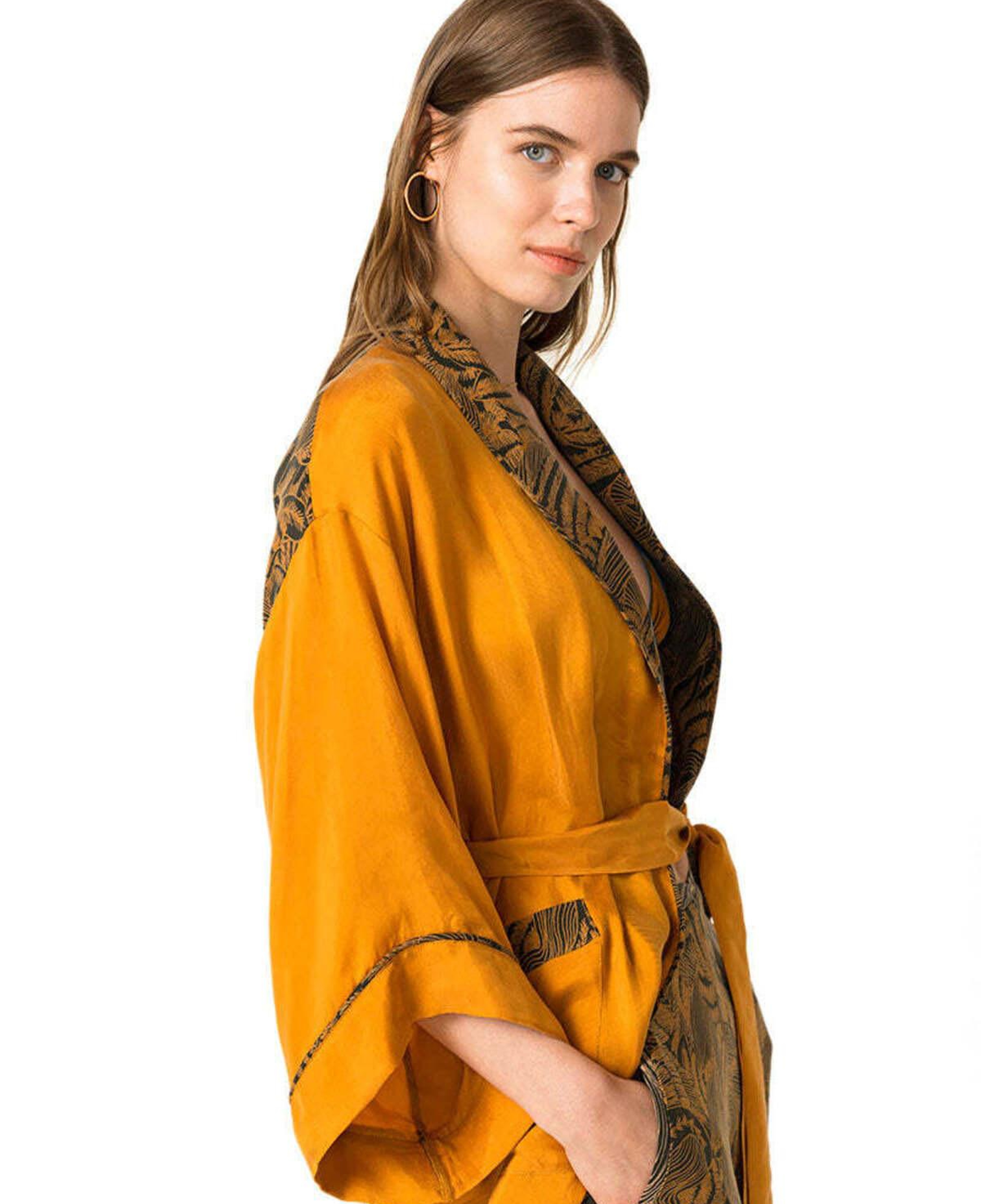 NOMI ROBE