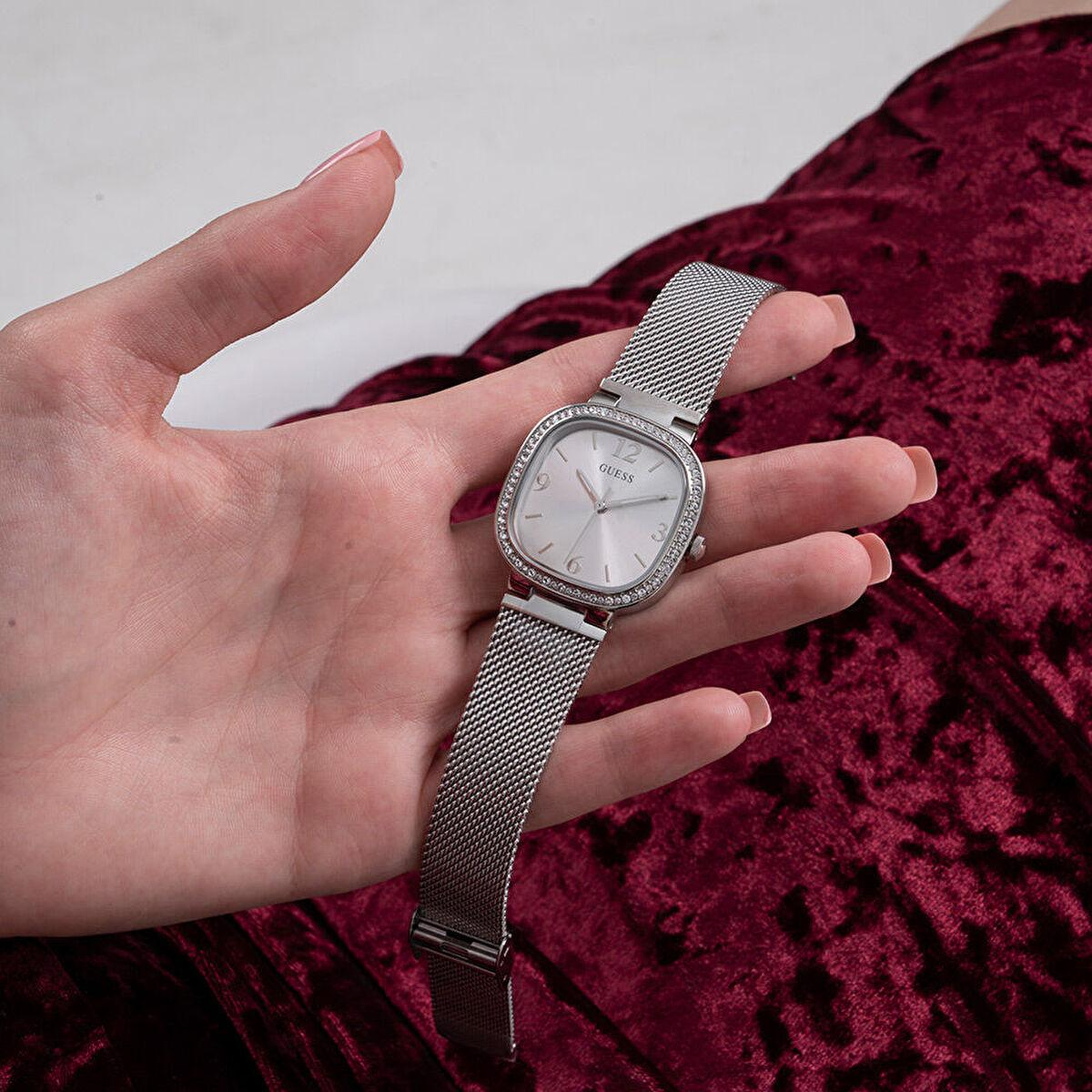 Guess GUGW0354L1 Kadın Kol Saati
