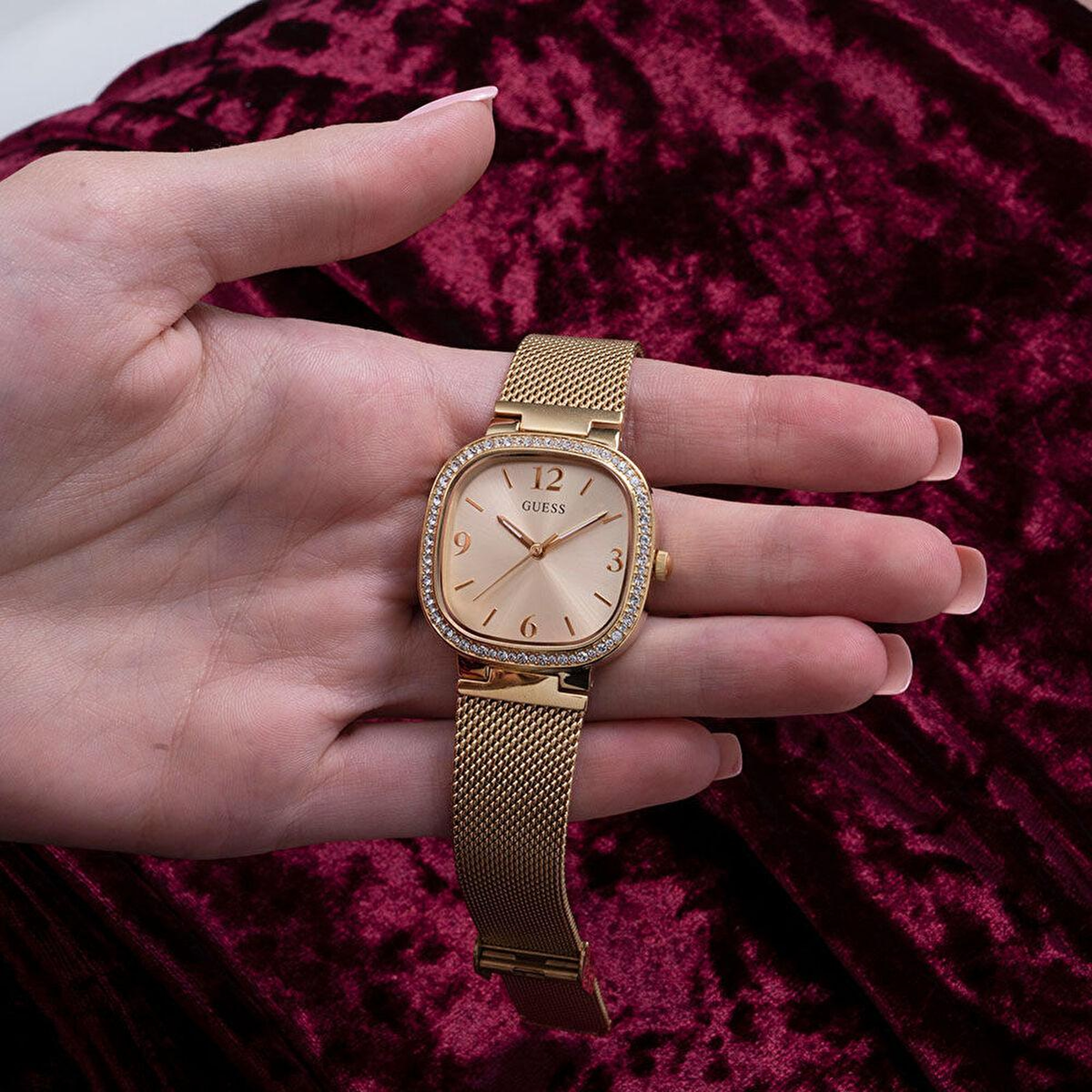 Guess GUGW0354L2 Kadın Kol Saati