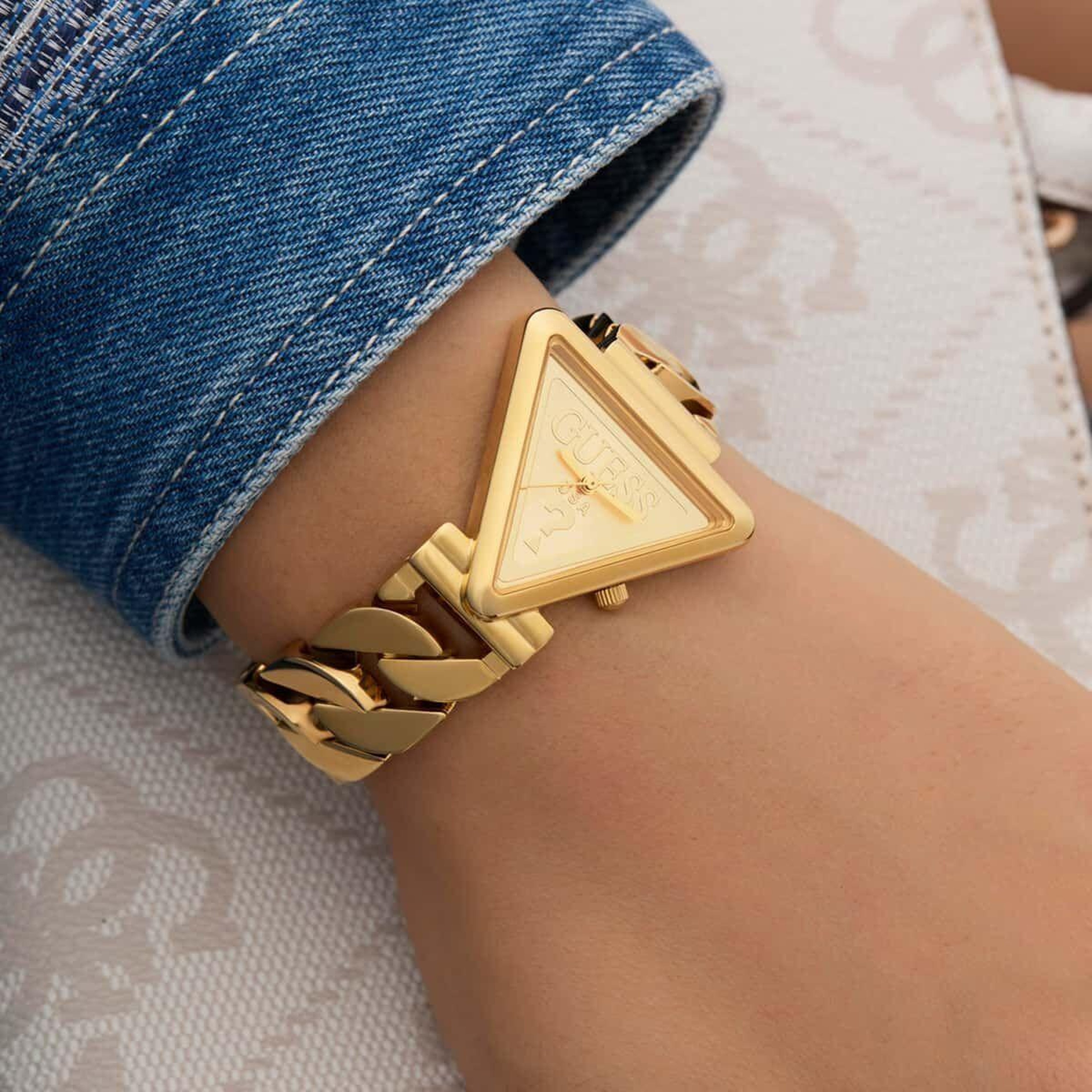 Guess GUGW0859L2 Kadın Kol Saati