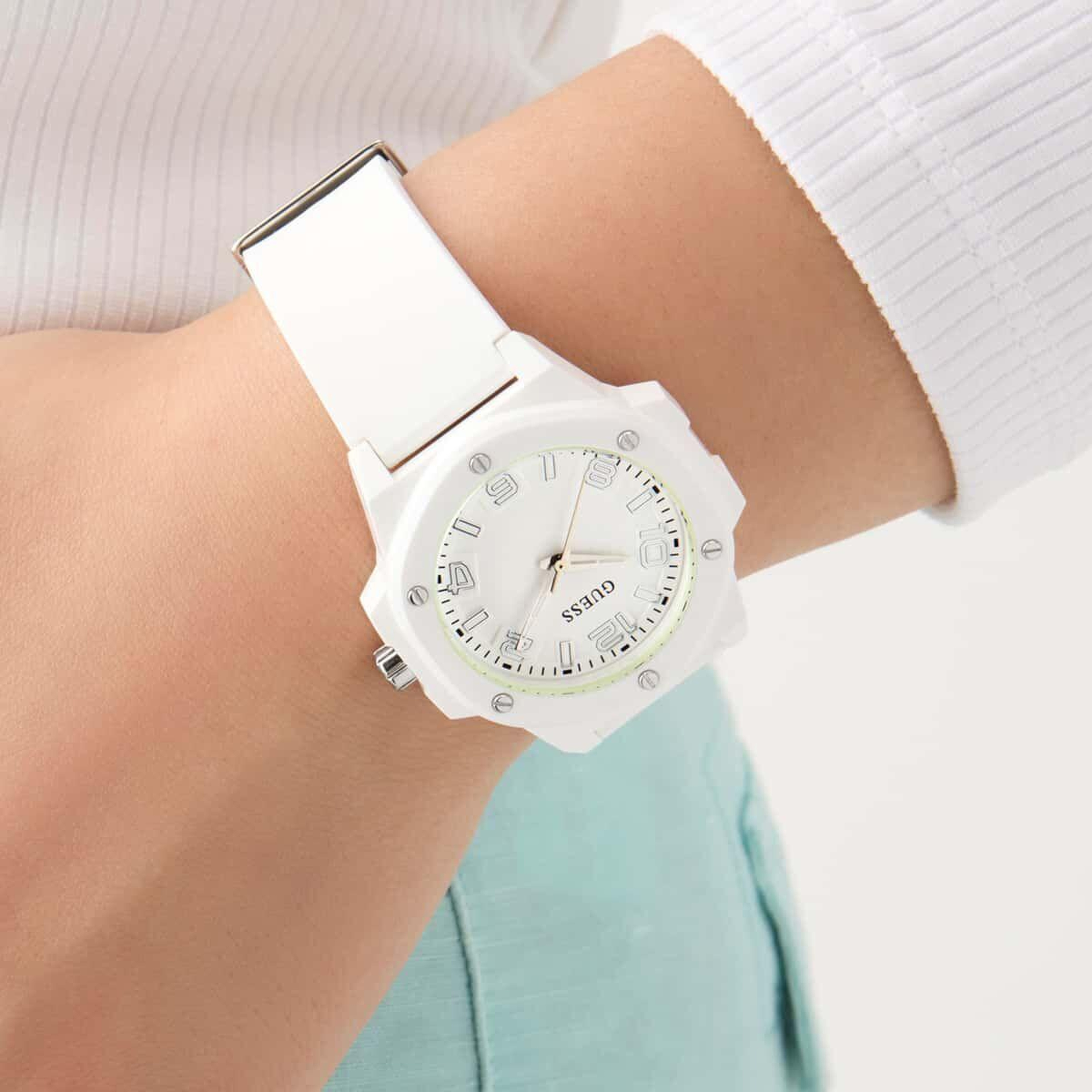 Guess GUGW0880L3 Kadın Kol Saati