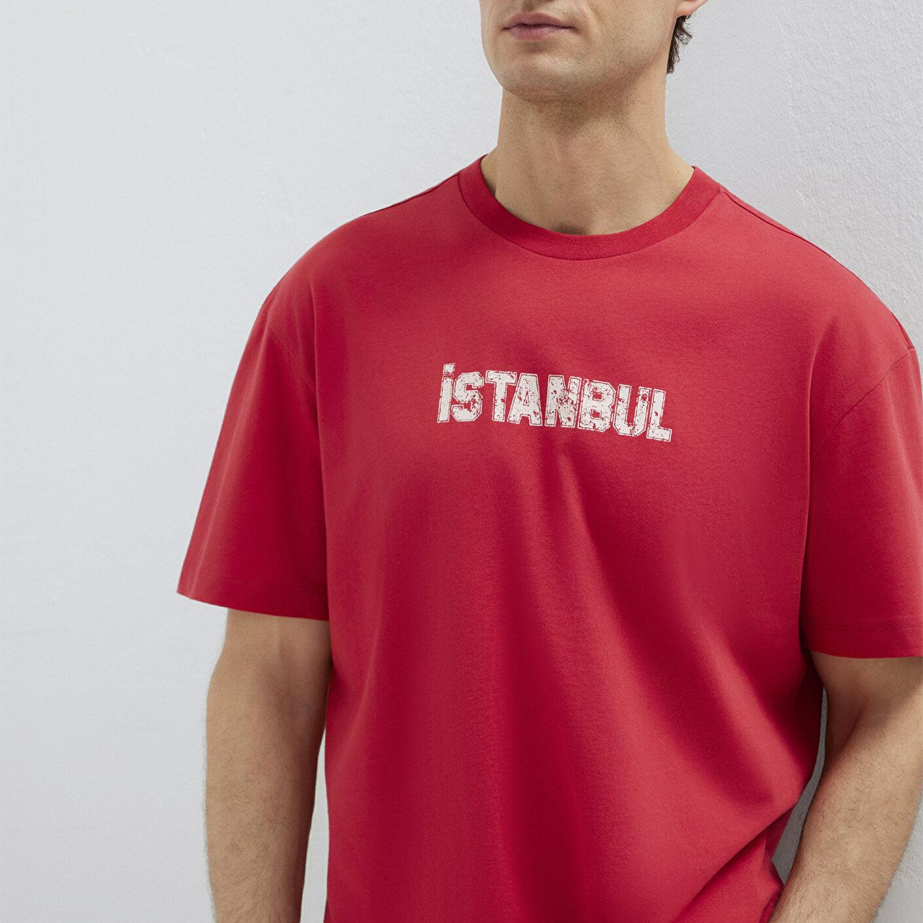 Mavi İstanbul Baskılı Kırmızı Tişört Loose Fit / Bol Rahat Kesim 0613593-70428