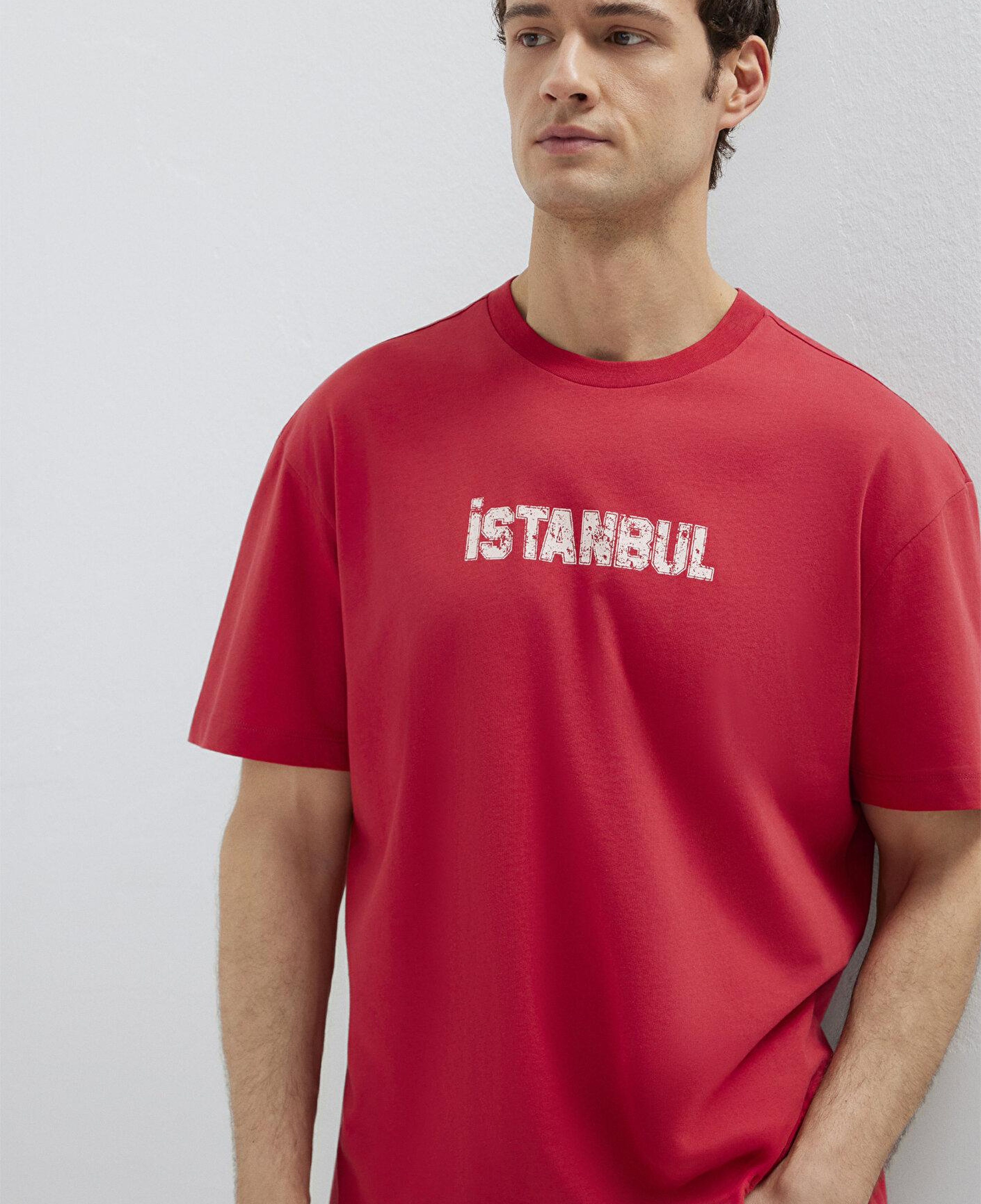Mavi İstanbul Baskılı Kırmızı Tişört Loose Fit / Bol Rahat Kesim 0613593-70428