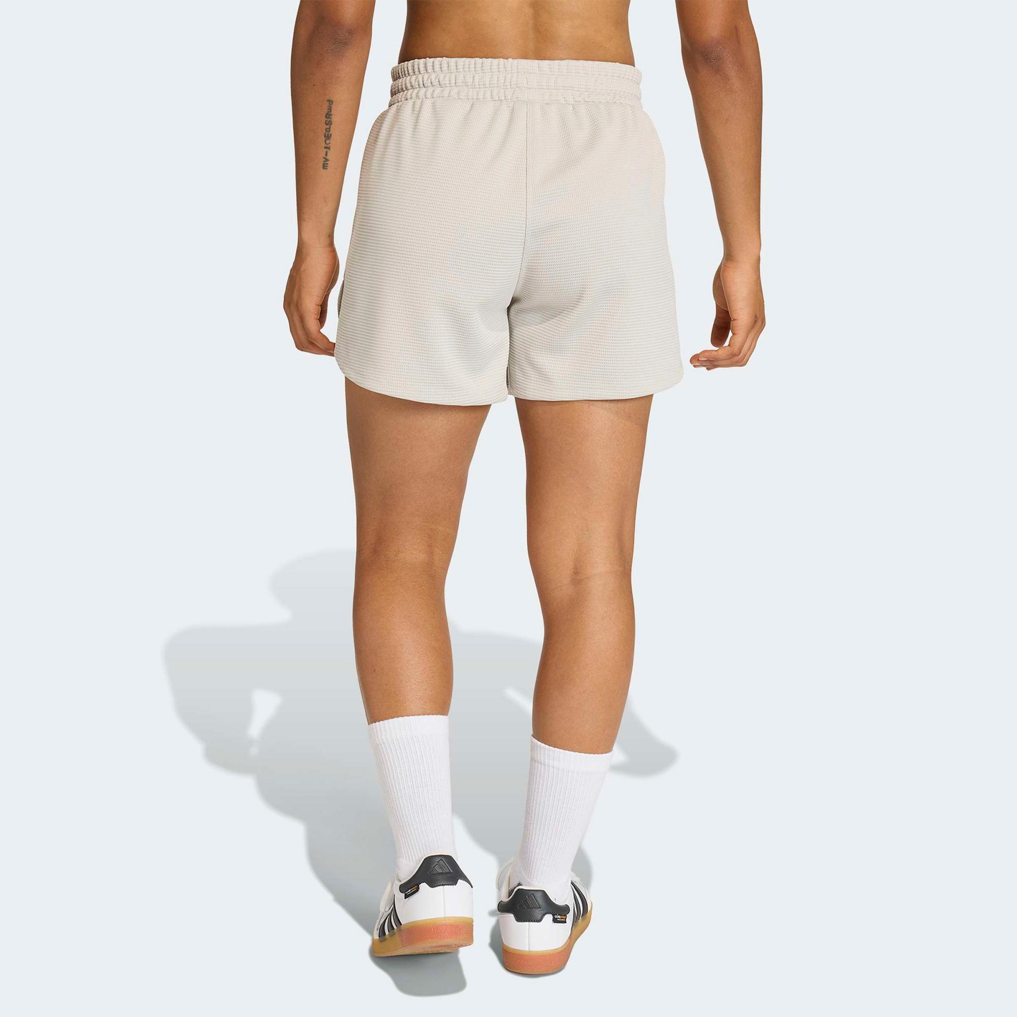 adidas Pacer Workout Waffle Kadın Bej Şort