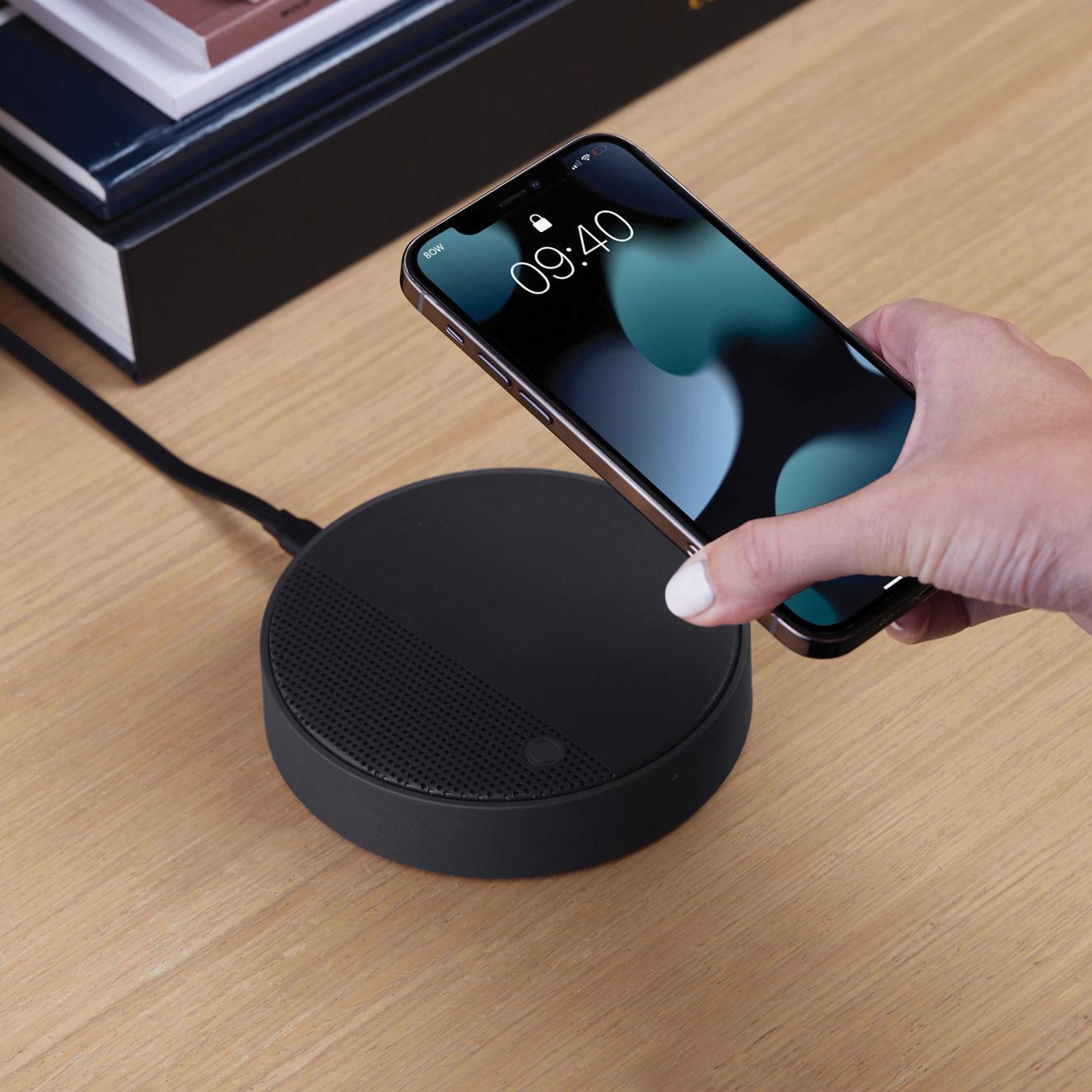 Lexon Oslo Energy + Kablosuz Şarj Cihazı ve Bluetooth Hoparlör Siyah