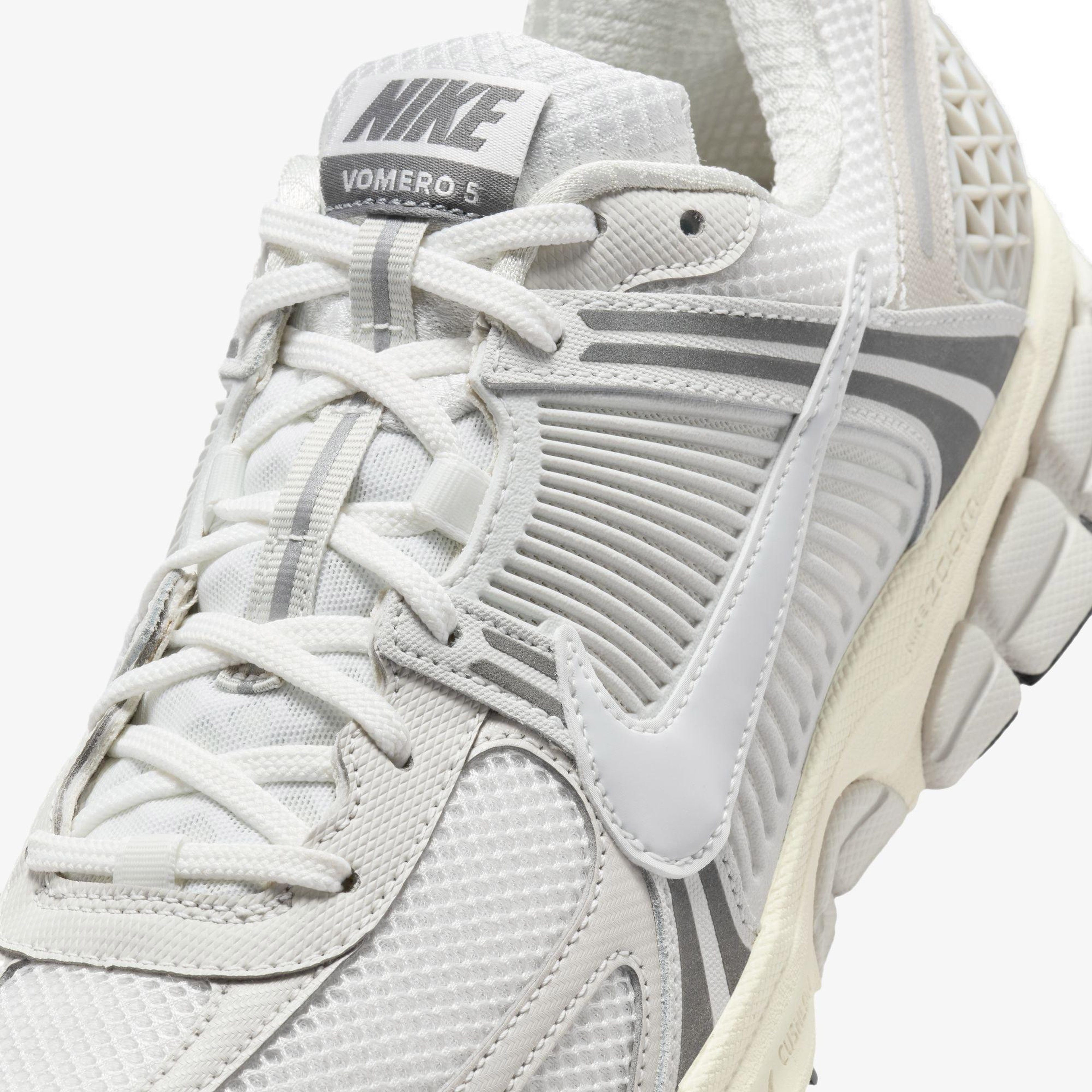 Nike Zoom Vomero 5 SE Erkek Gri Spor Ayakkabı