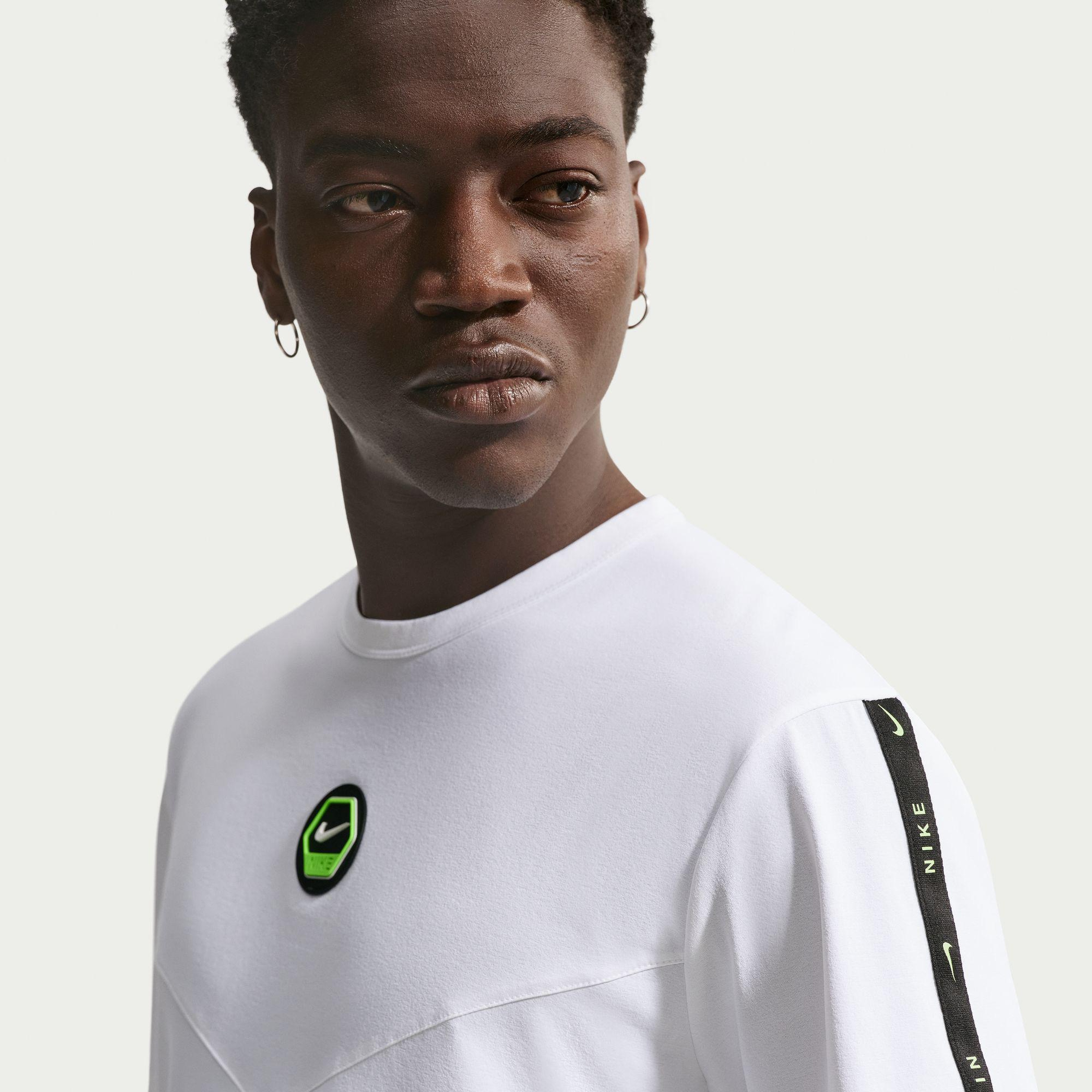 Nike Sportswear City Side Dri-Fit Erkek Beyaz T-Shirt