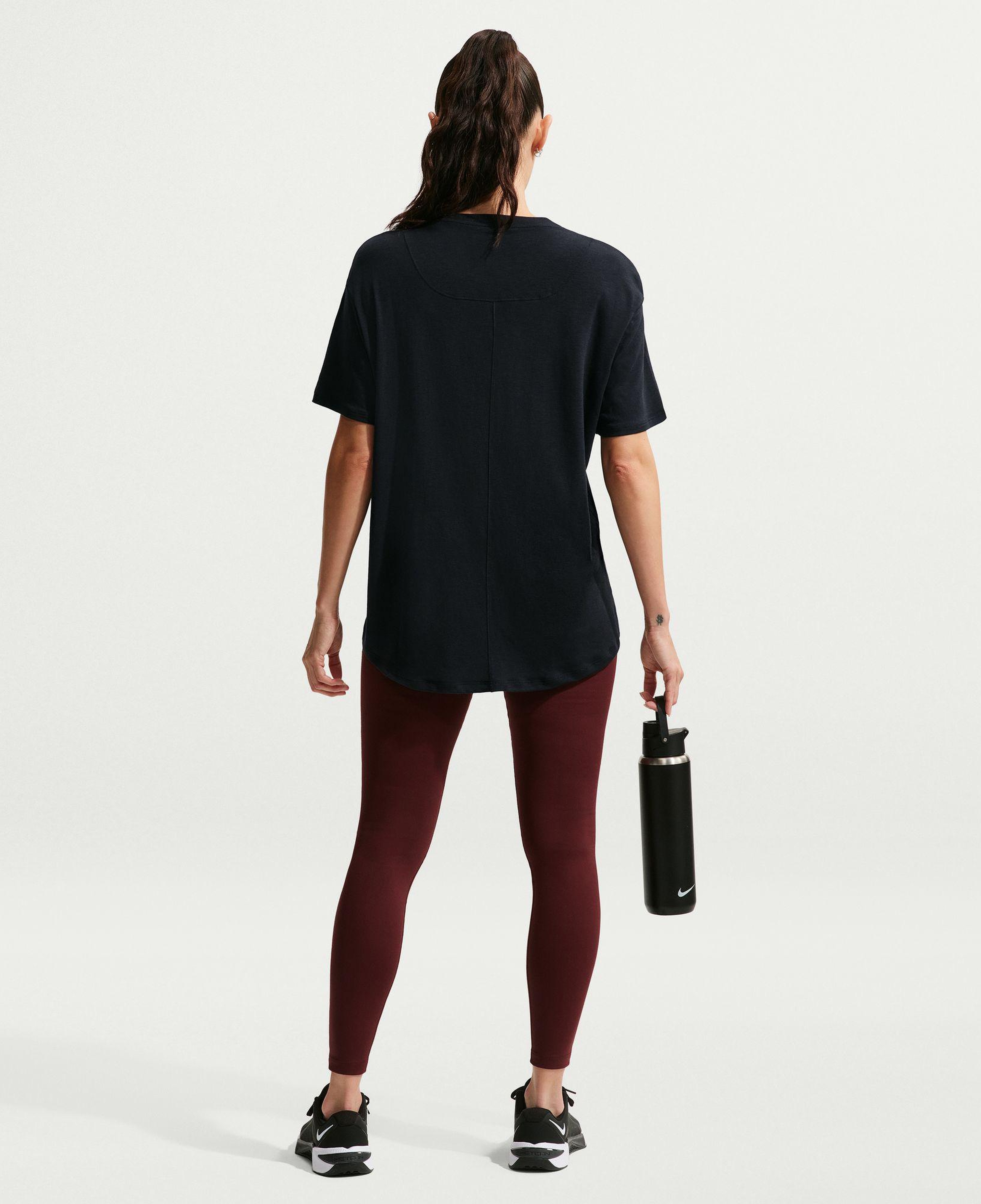 Nike One Relaxed Dri-Fit Kadın Siyah T-Shirt