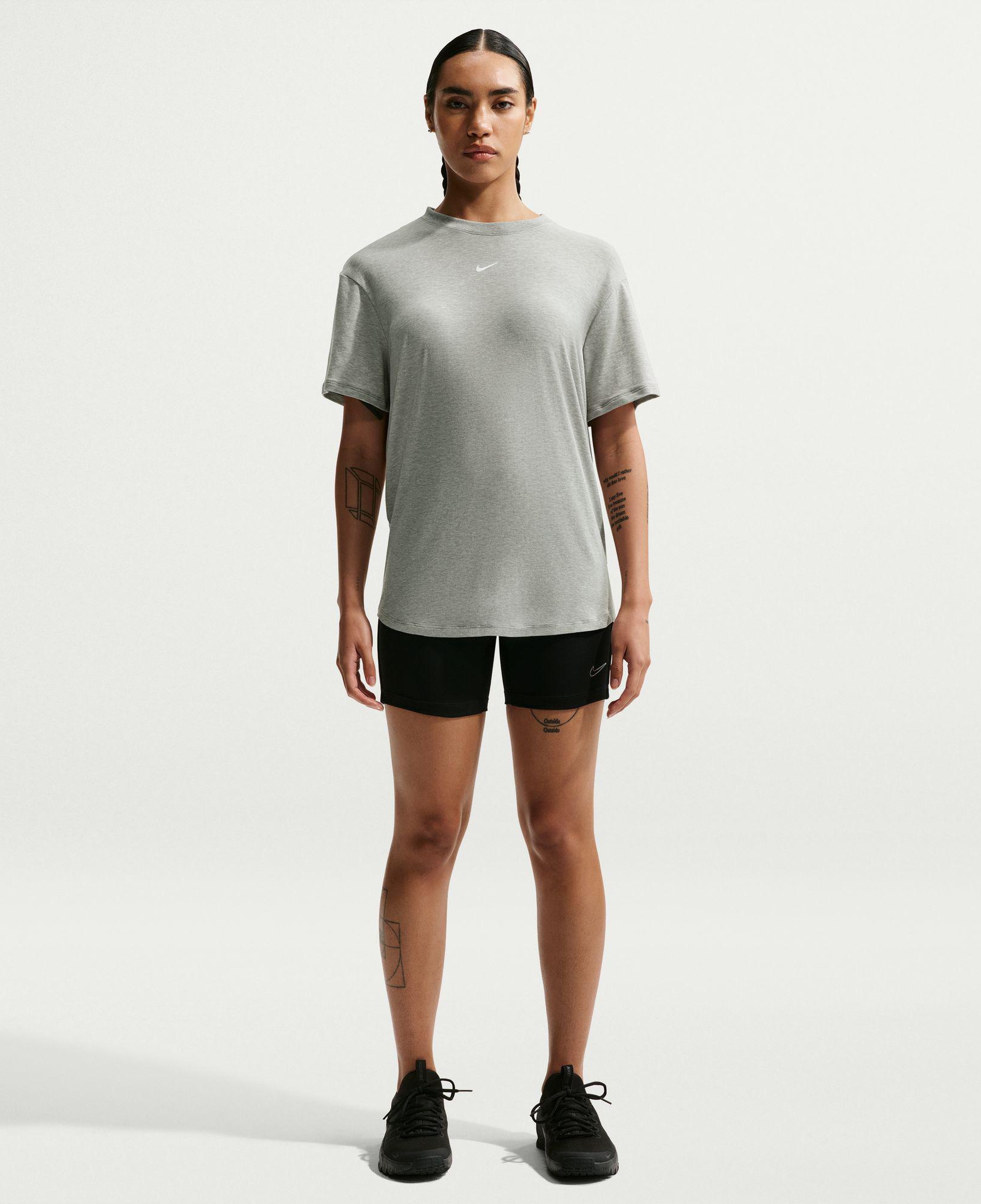 Nike One Relaxed Dri-Fit Kadın Gri T-Shirt