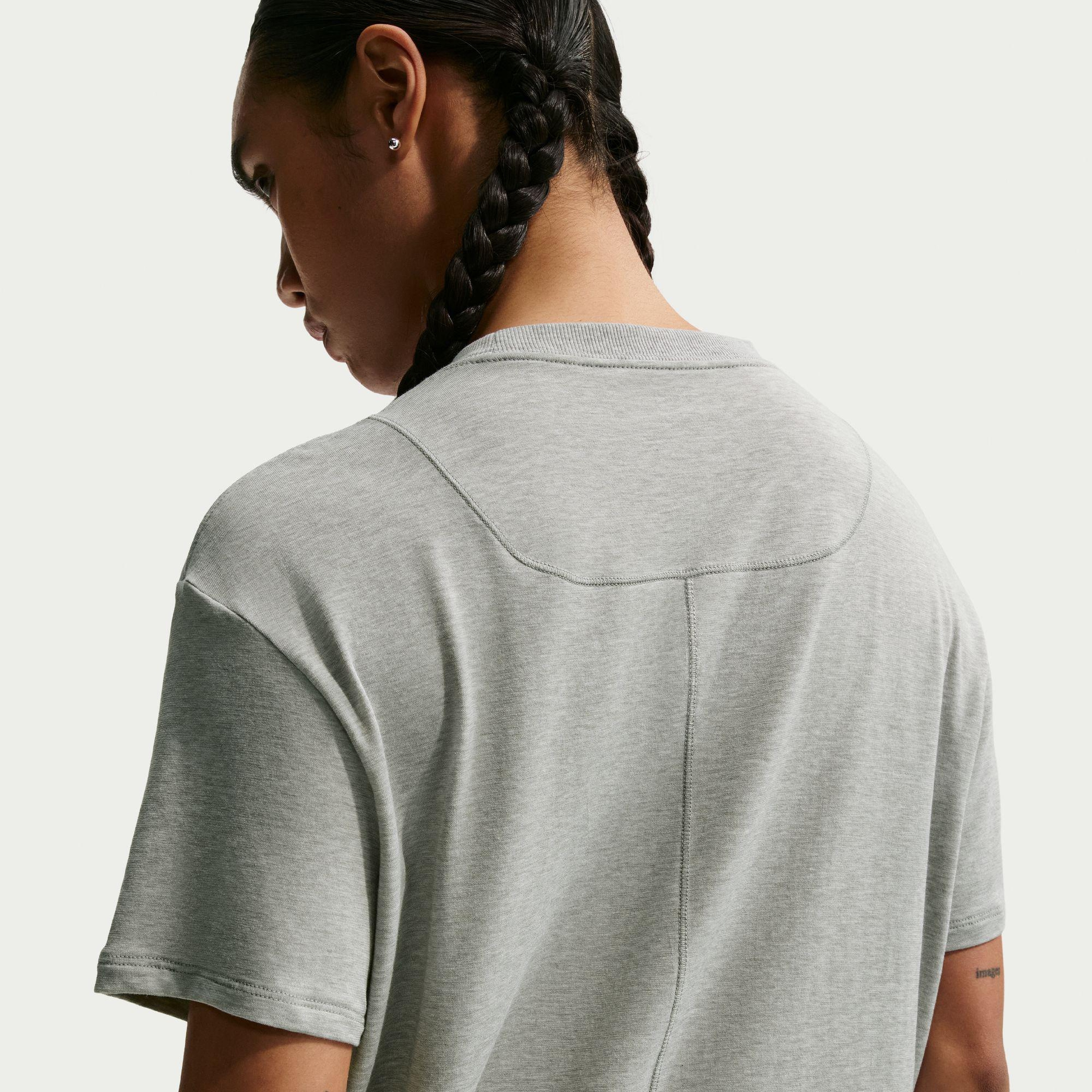 Nike One Relaxed Dri-Fit Kadın Gri T-Shirt