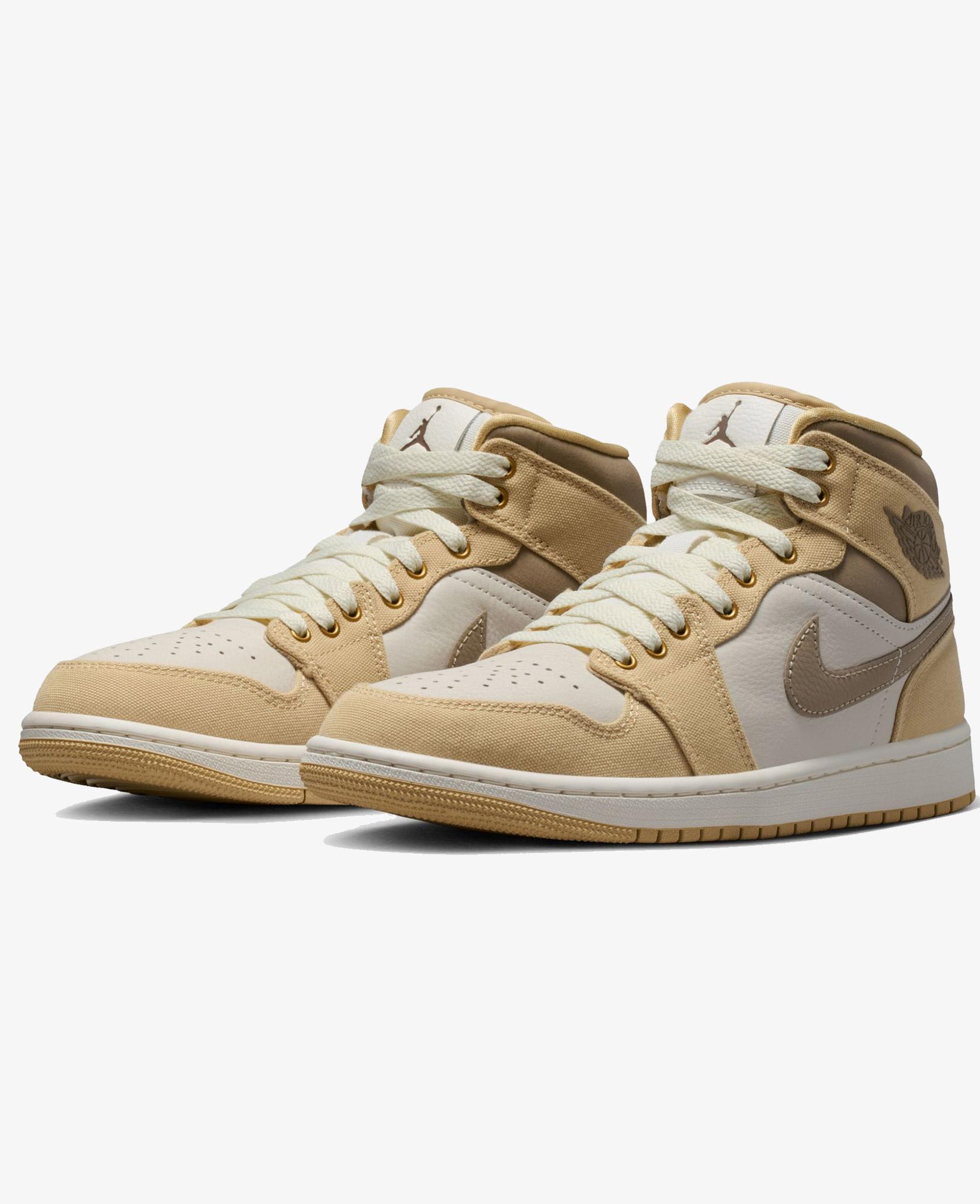 Jordan Air 1 Mid SE Kadın Bej Spor Ayakkabı