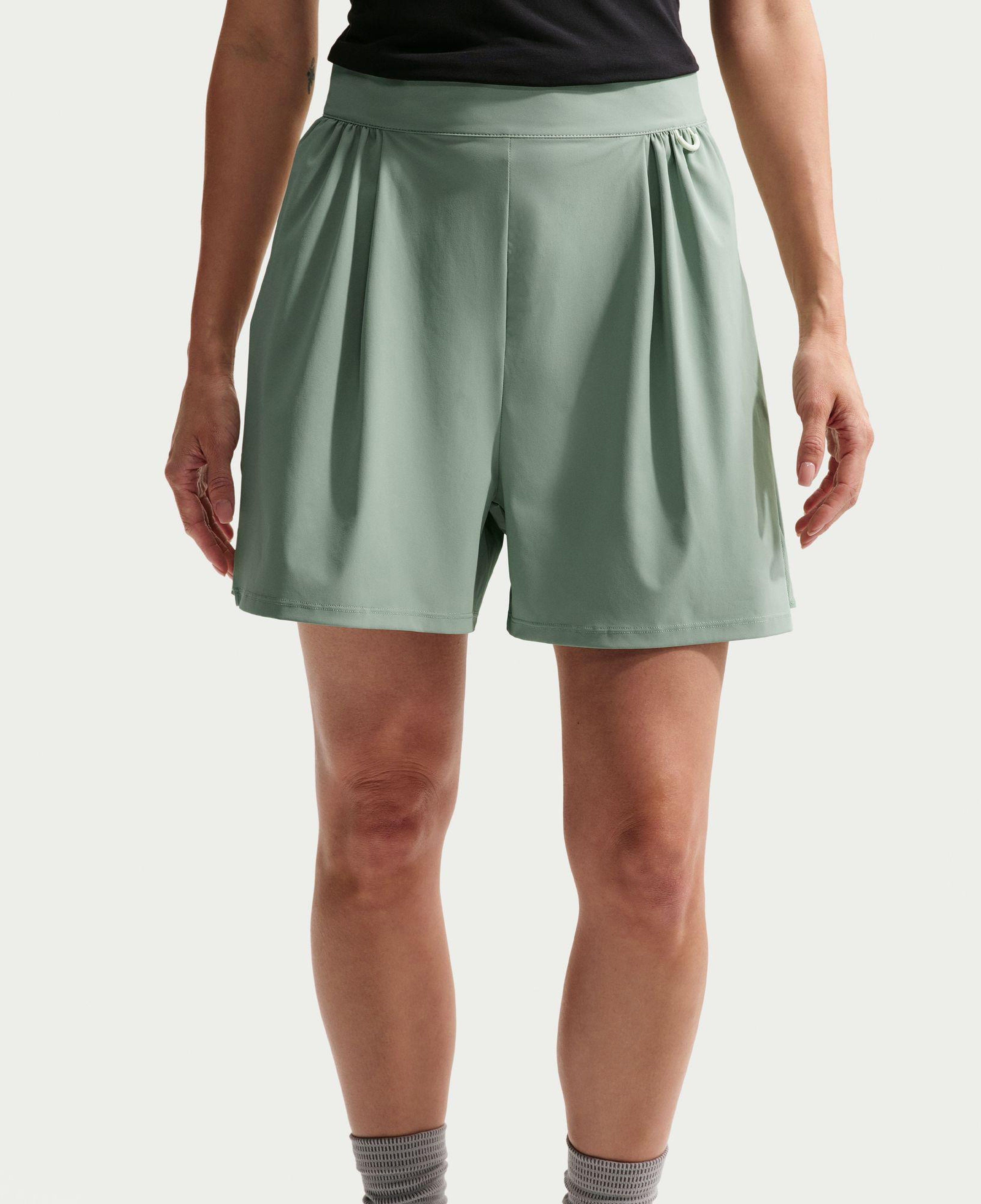 Nike Dri-Fit 24.7 Perfect Stretch Trend Kadın Yeşil Şort