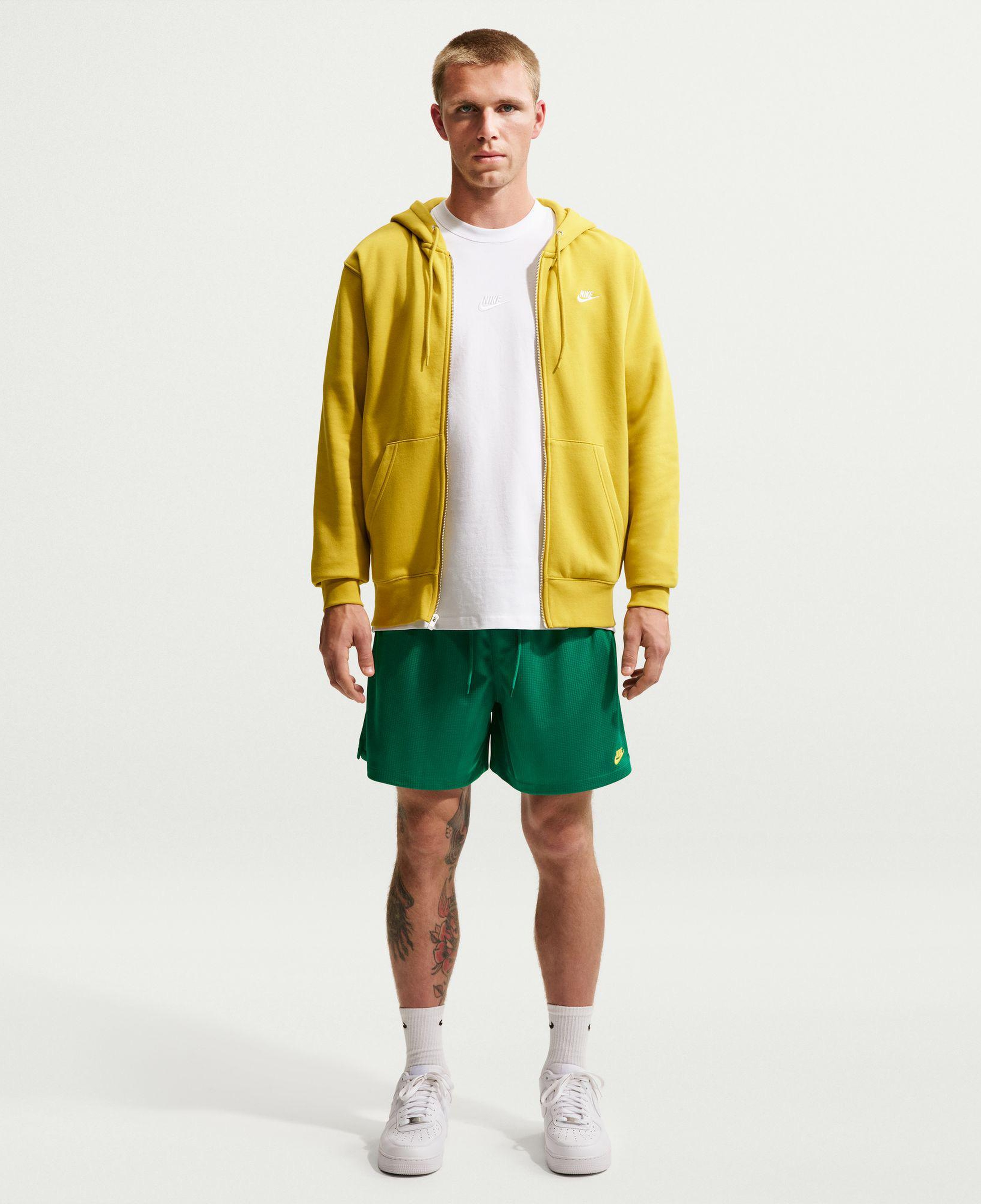 Nike Sportswear Club Flow Erkek Yeşil Şort