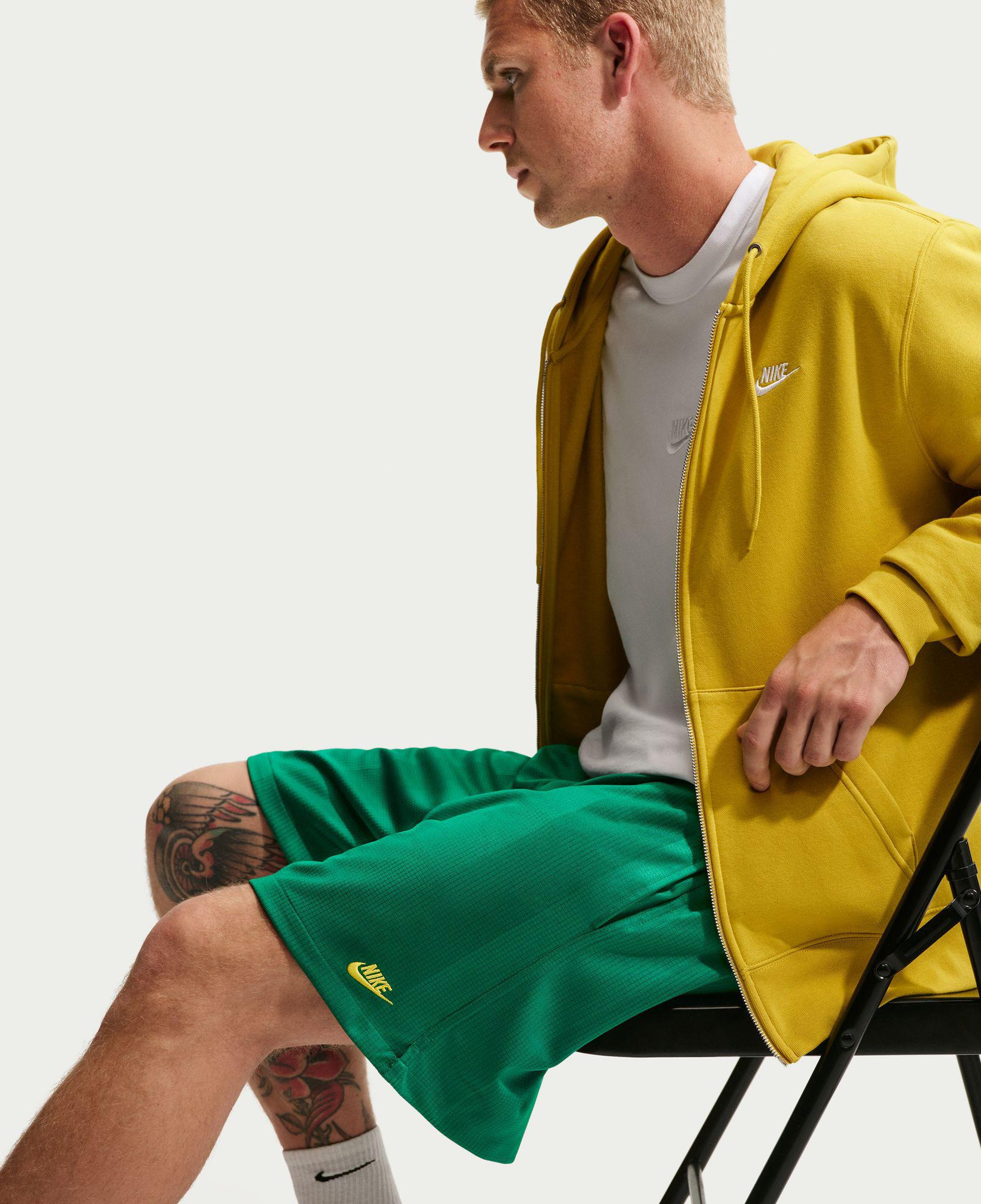 Nike Sportswear Club Flow Erkek Yeşil Şort