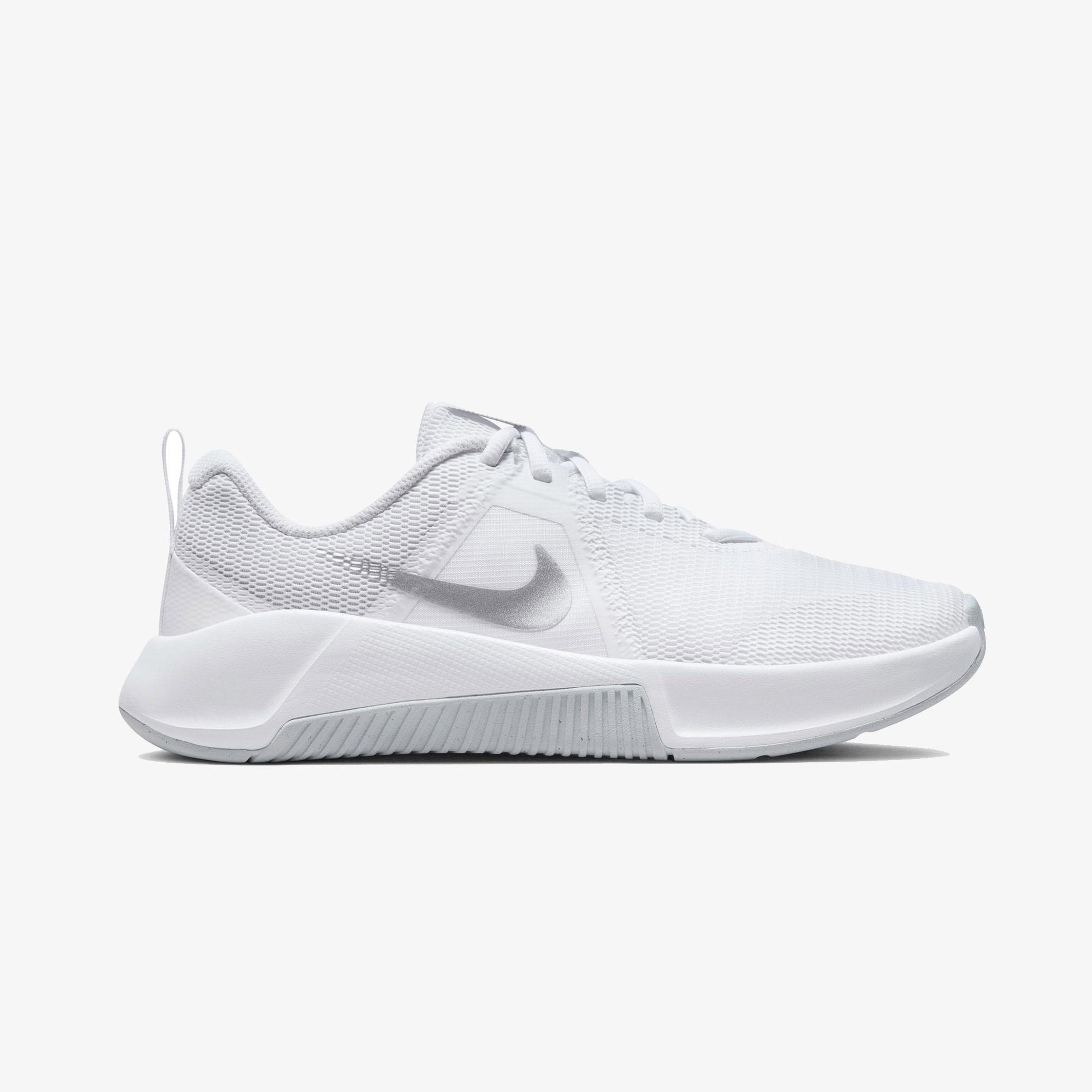 Nike MC Trainer 3 Kadın Beyaz Spor Ayakkabı