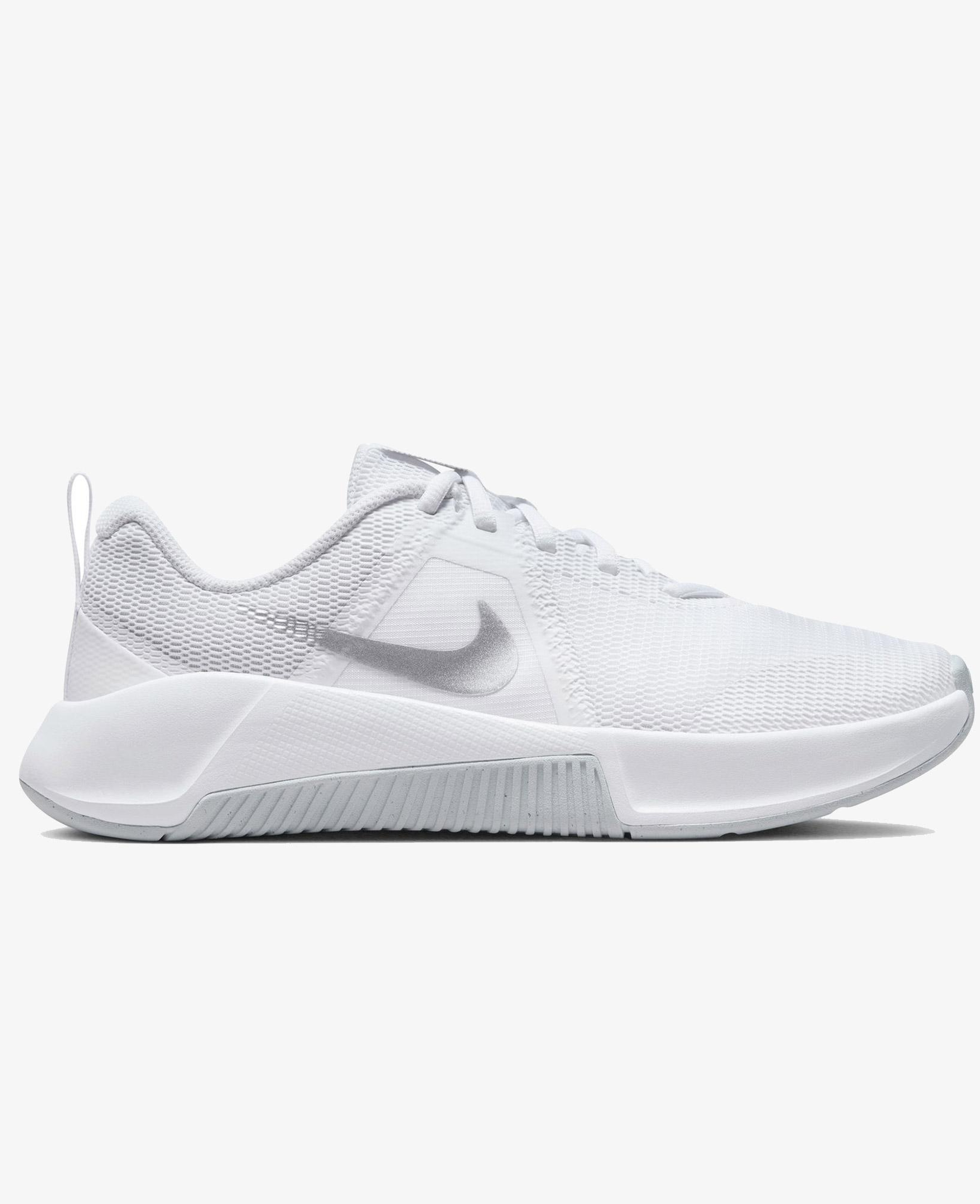 Nike MC Trainer 3 Kadın Beyaz Spor Ayakkabı