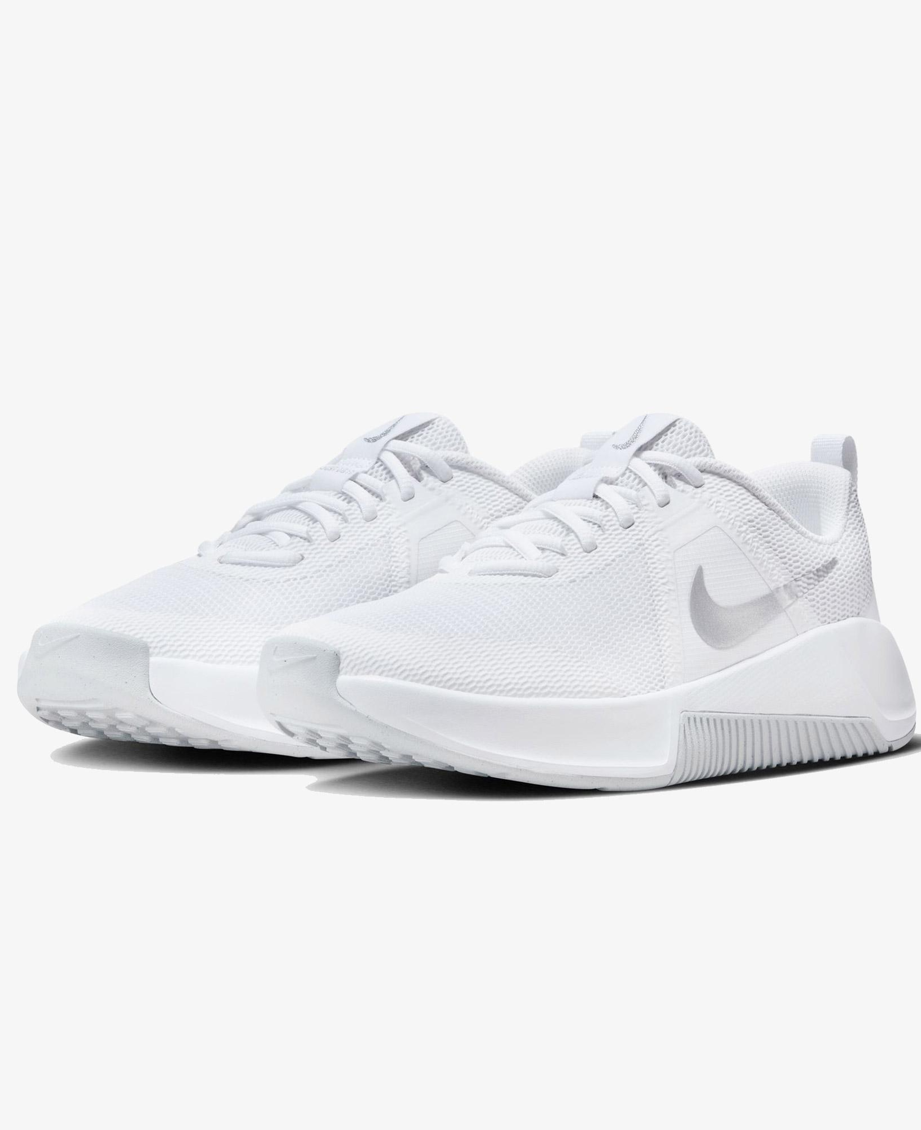 Nike MC Trainer 3 Kadın Beyaz Spor Ayakkabı