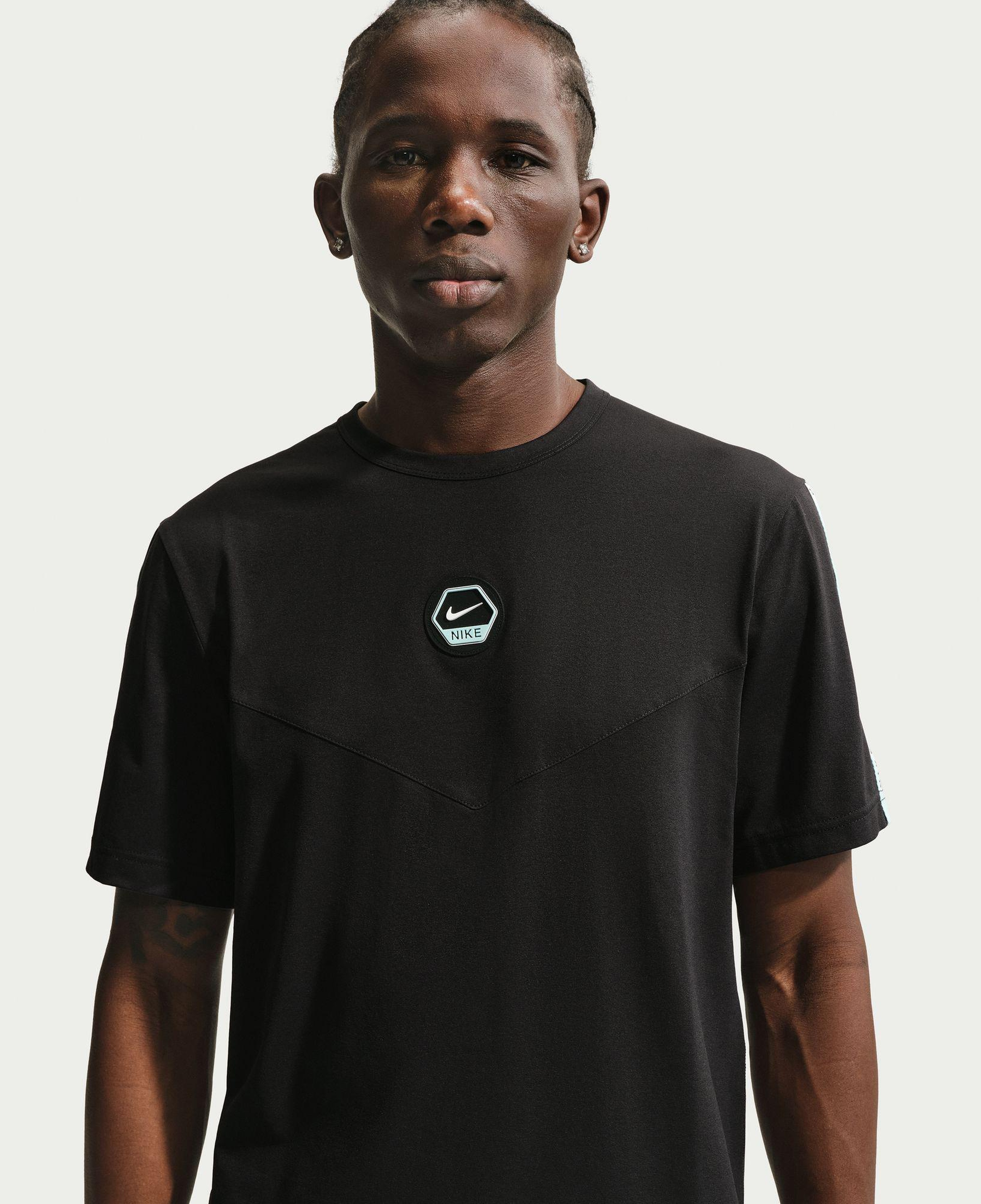 Nike Sportswear City Side Dri-Fit Erkek Siyah T-Shirt