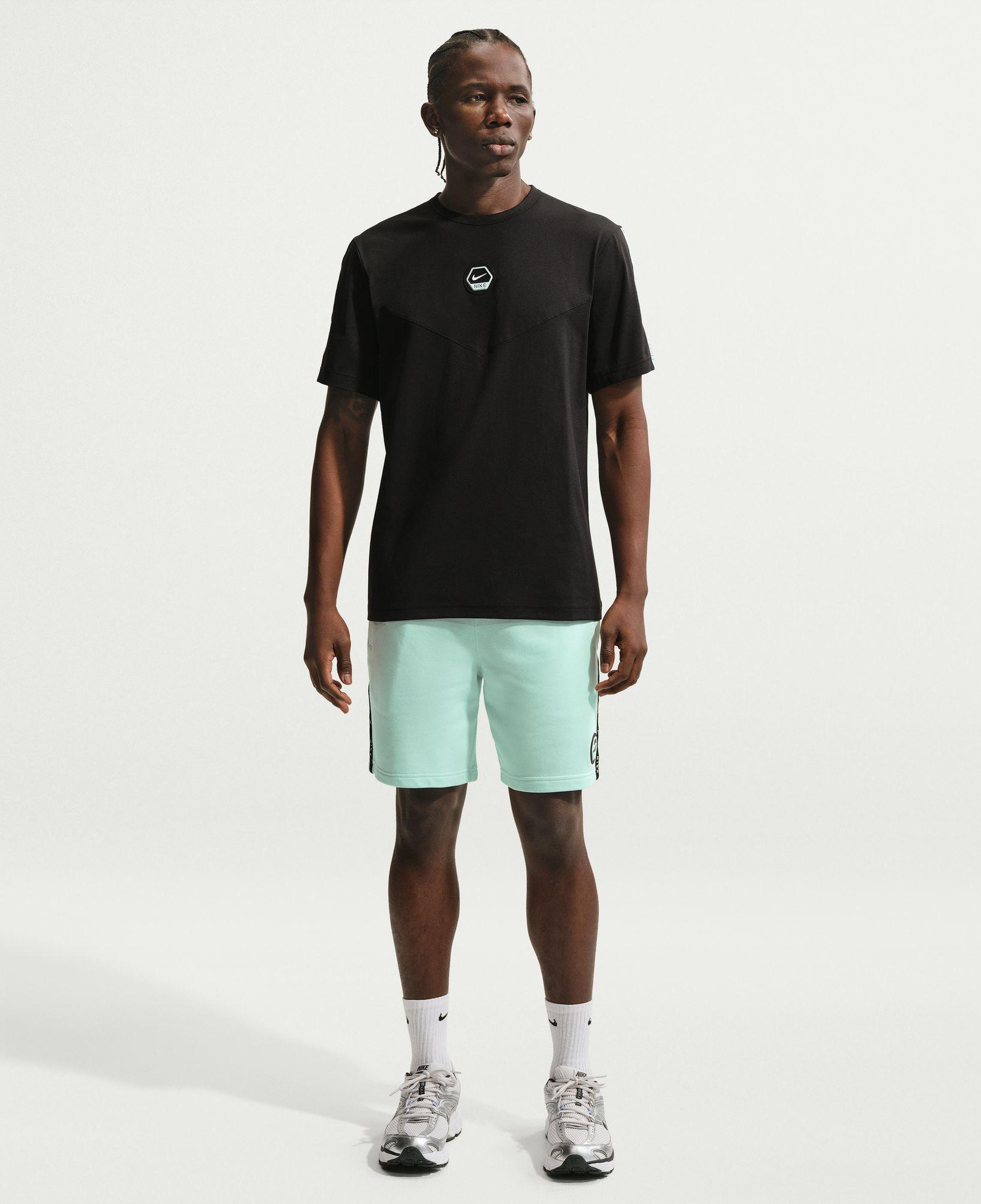 Nike Sportswear City Side Dri-Fit Erkek Siyah T-Shirt