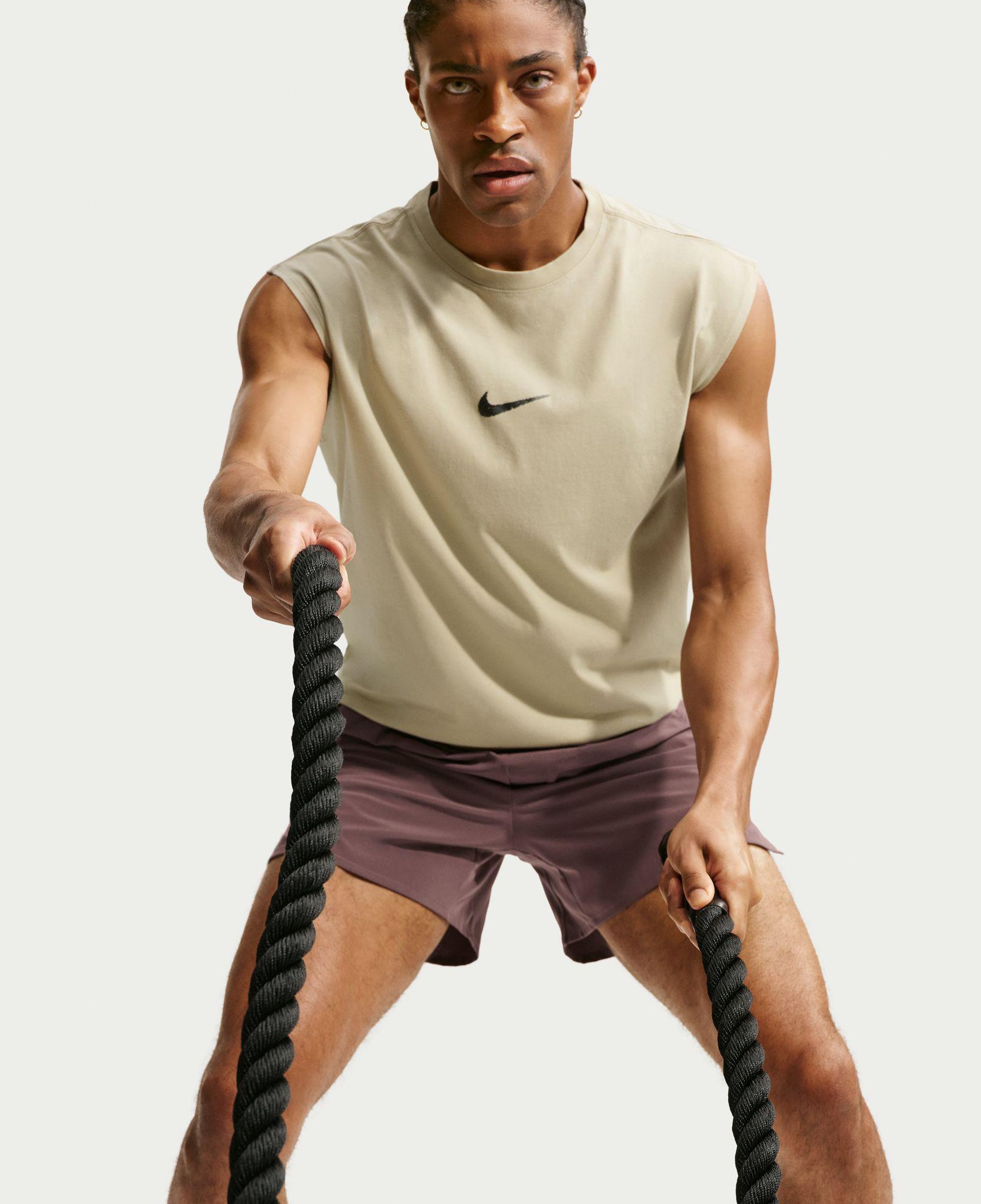 Nike Training Erkek Bej Kolsuz T-Shirt