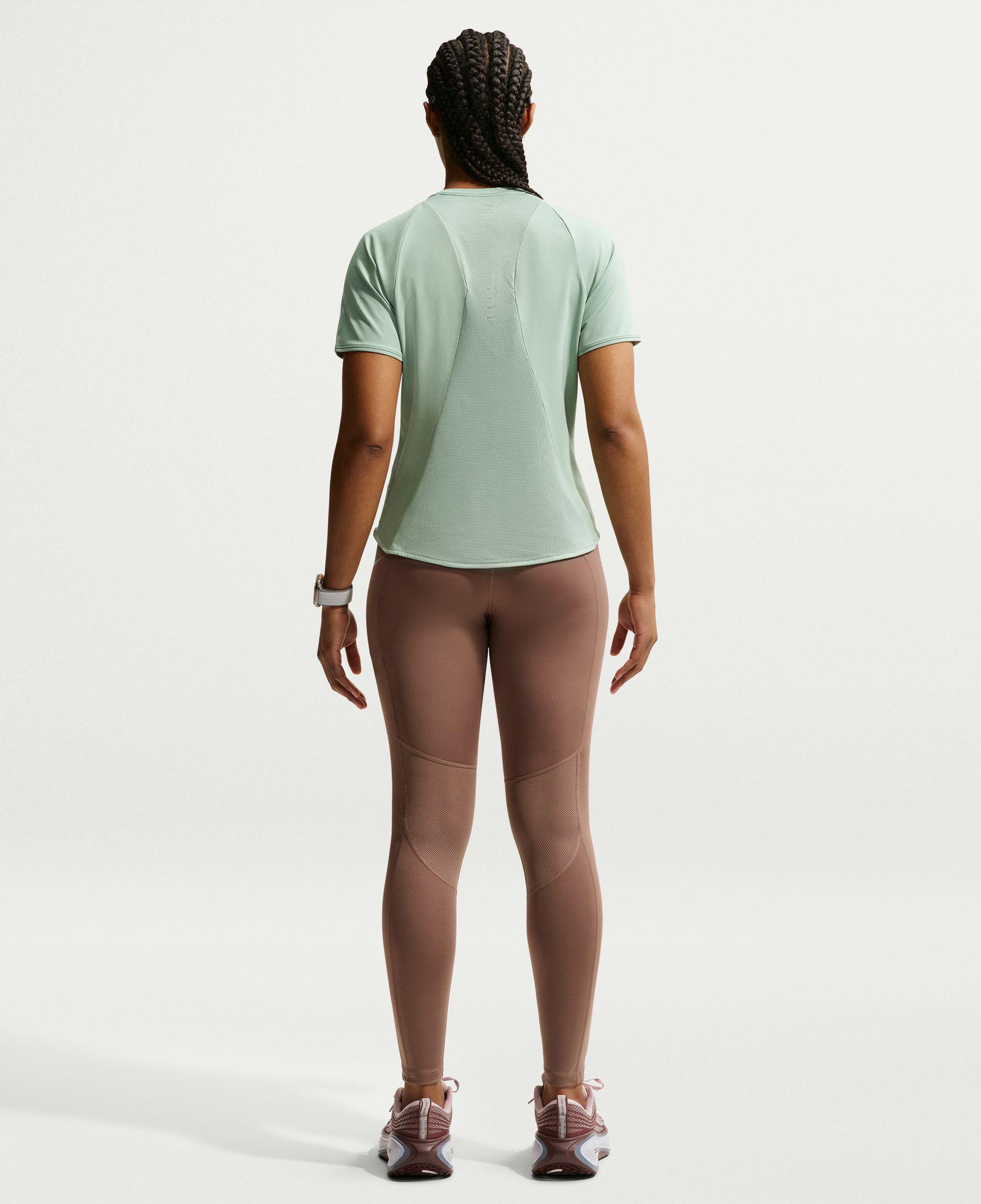 Nike Swift Dri-Fit Kadın Yeşil T-Shirt