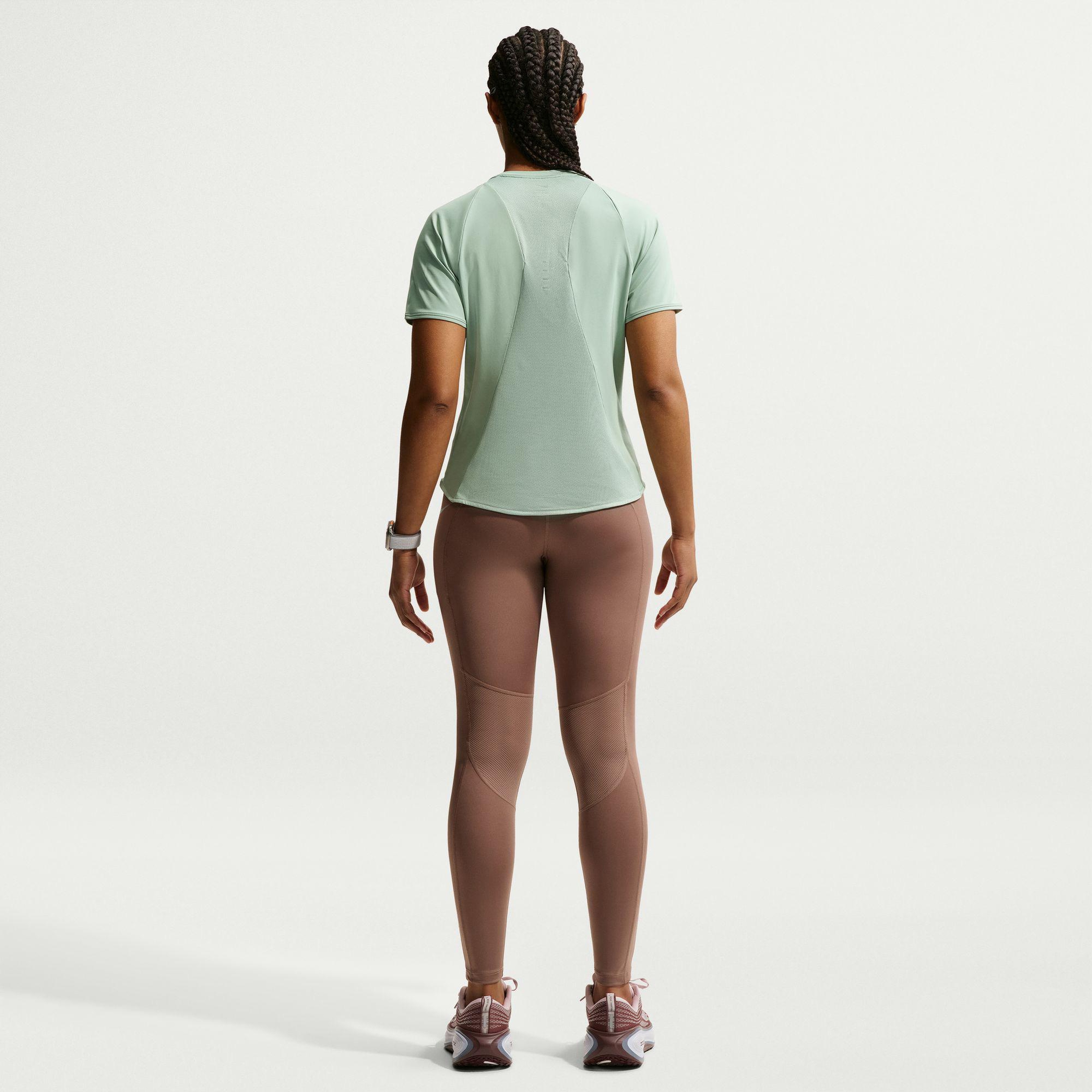 Nike Swift Dri-Fit Kadın Yeşil T-Shirt