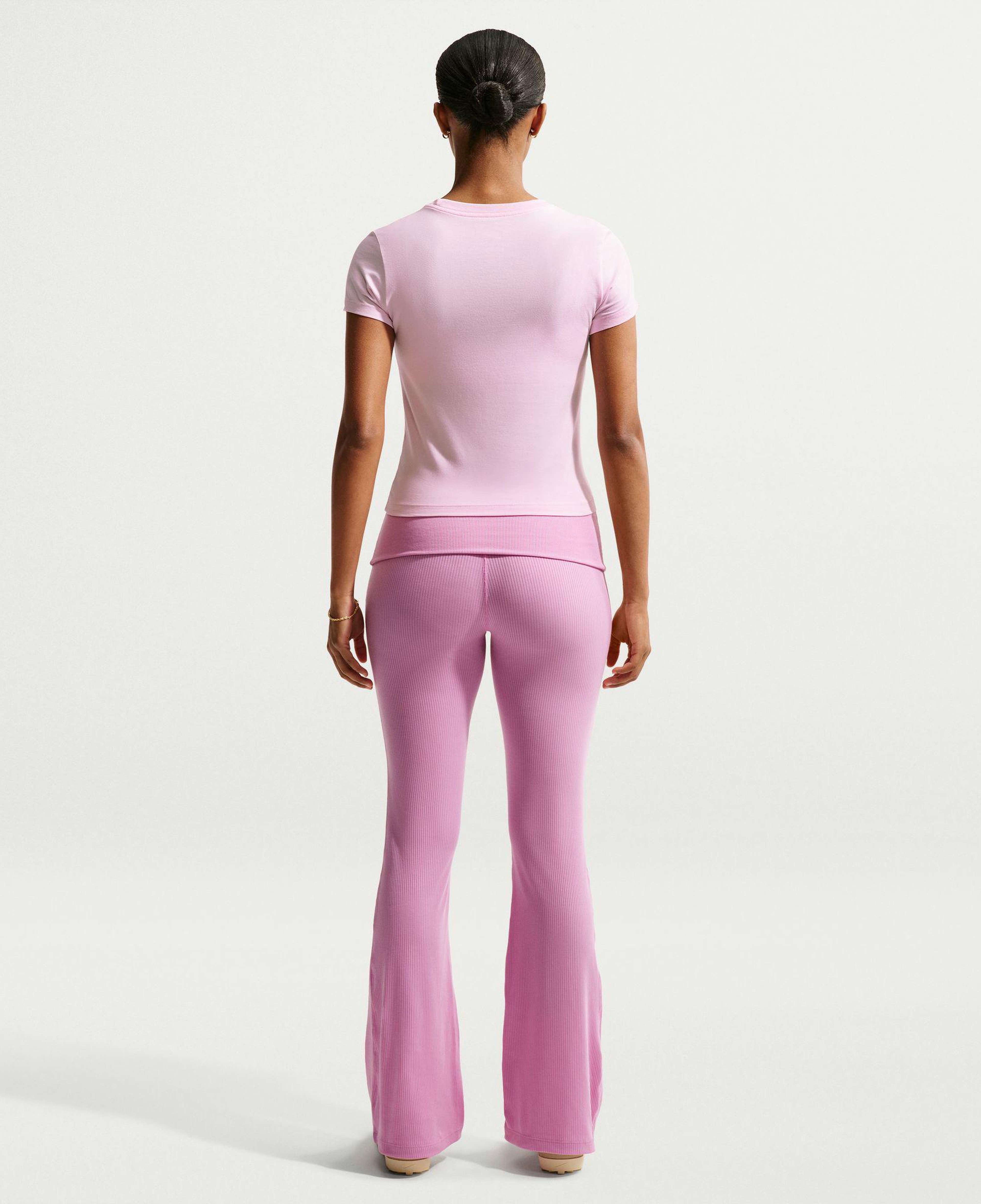 Nike Sportswear Chill Knit Mid-Rise Kadın Pembe T-Shirt