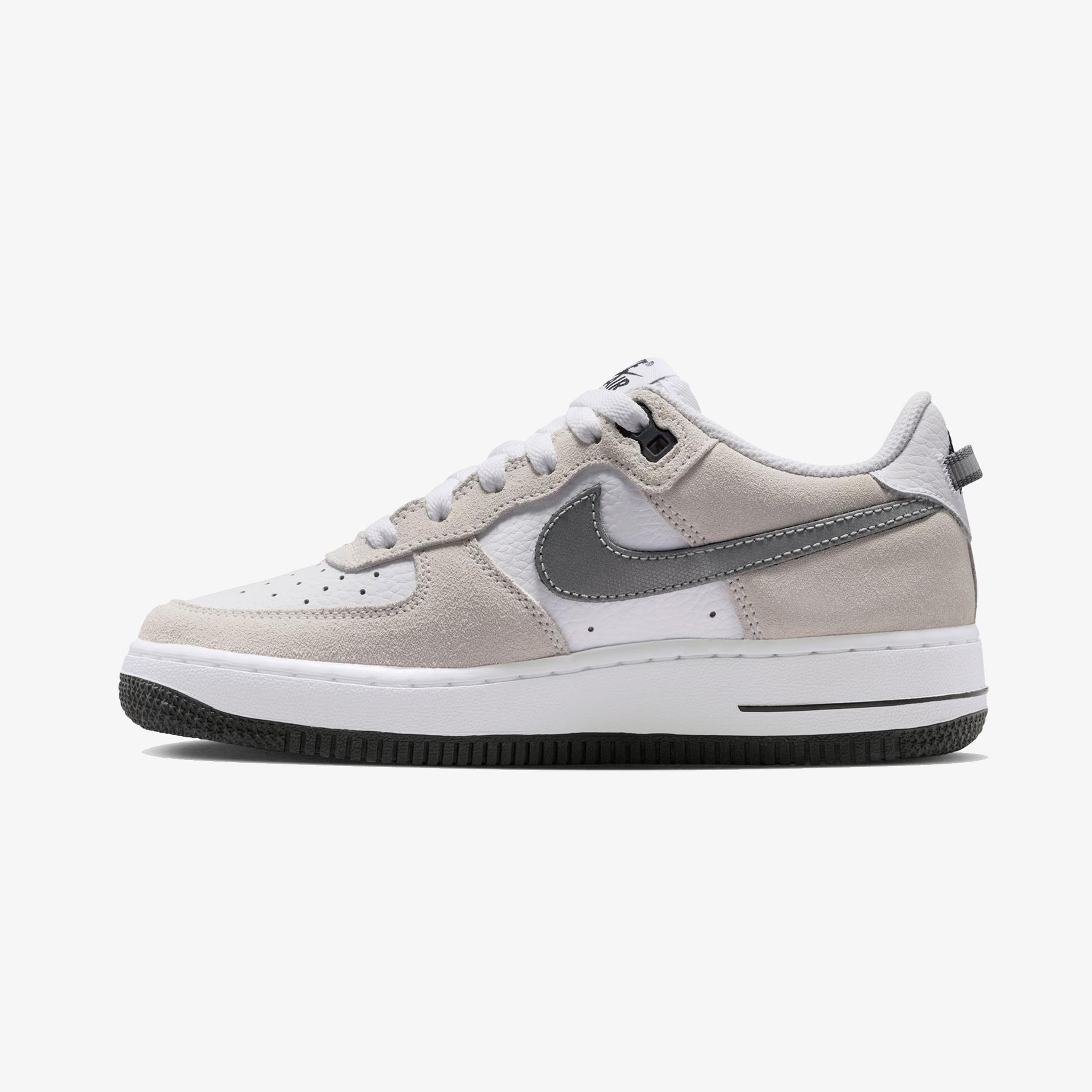 Nike Air Force 1 LV8 Bej Spor Ayakkabı