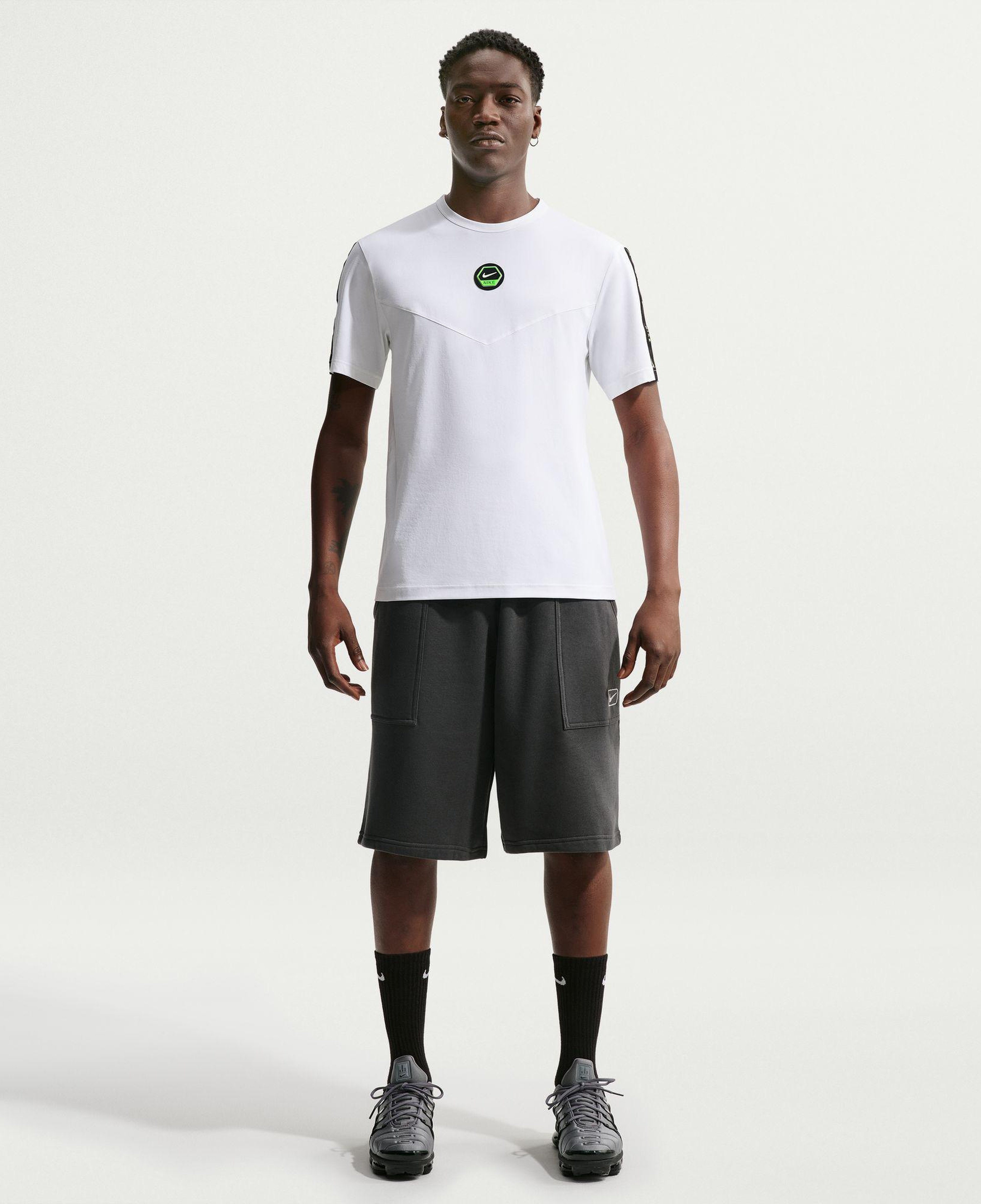 Nike Sportswear City Side Dri-Fit Erkek Beyaz T-Shirt
