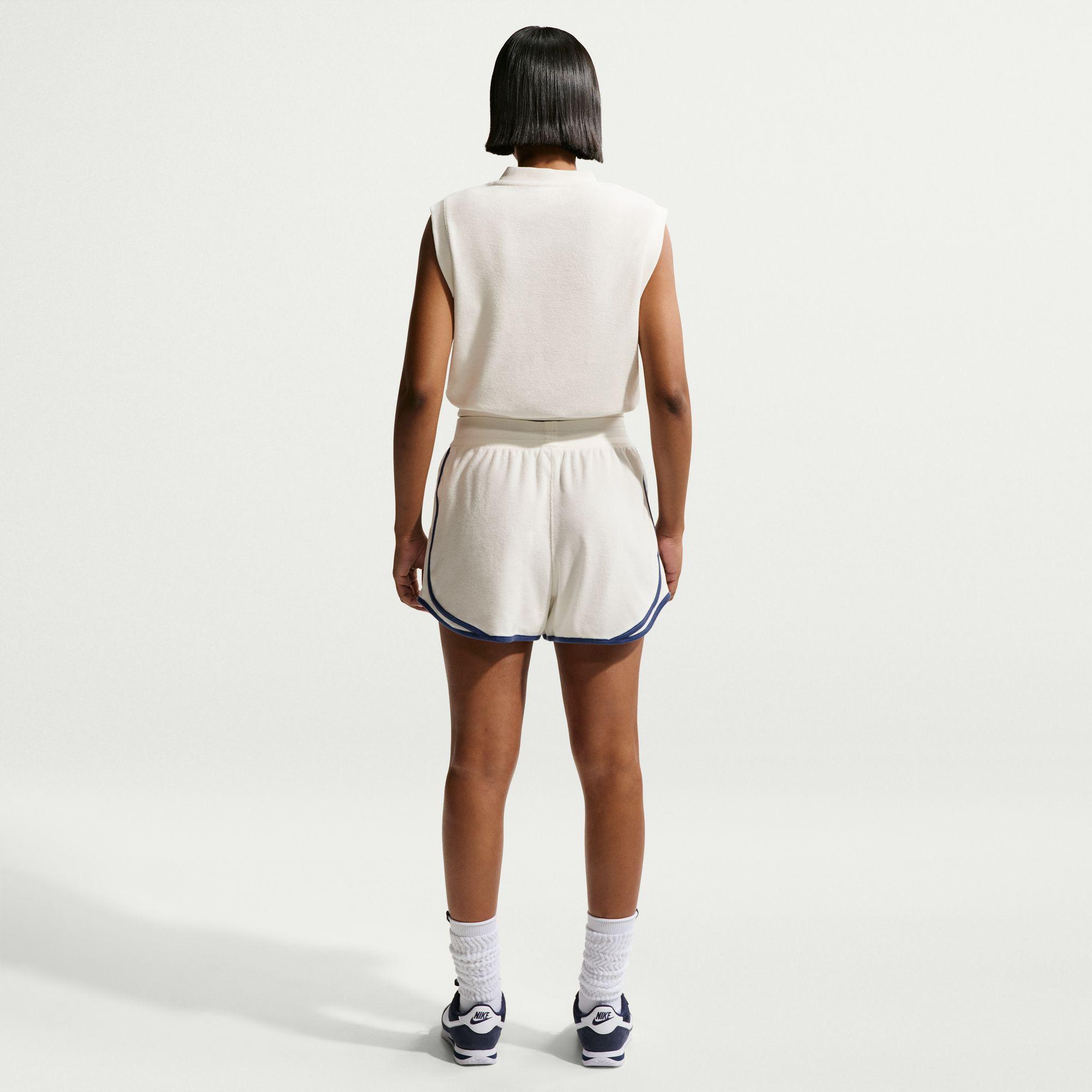 Nike Sportswear Chill Terry Kadın Beyaz Şort