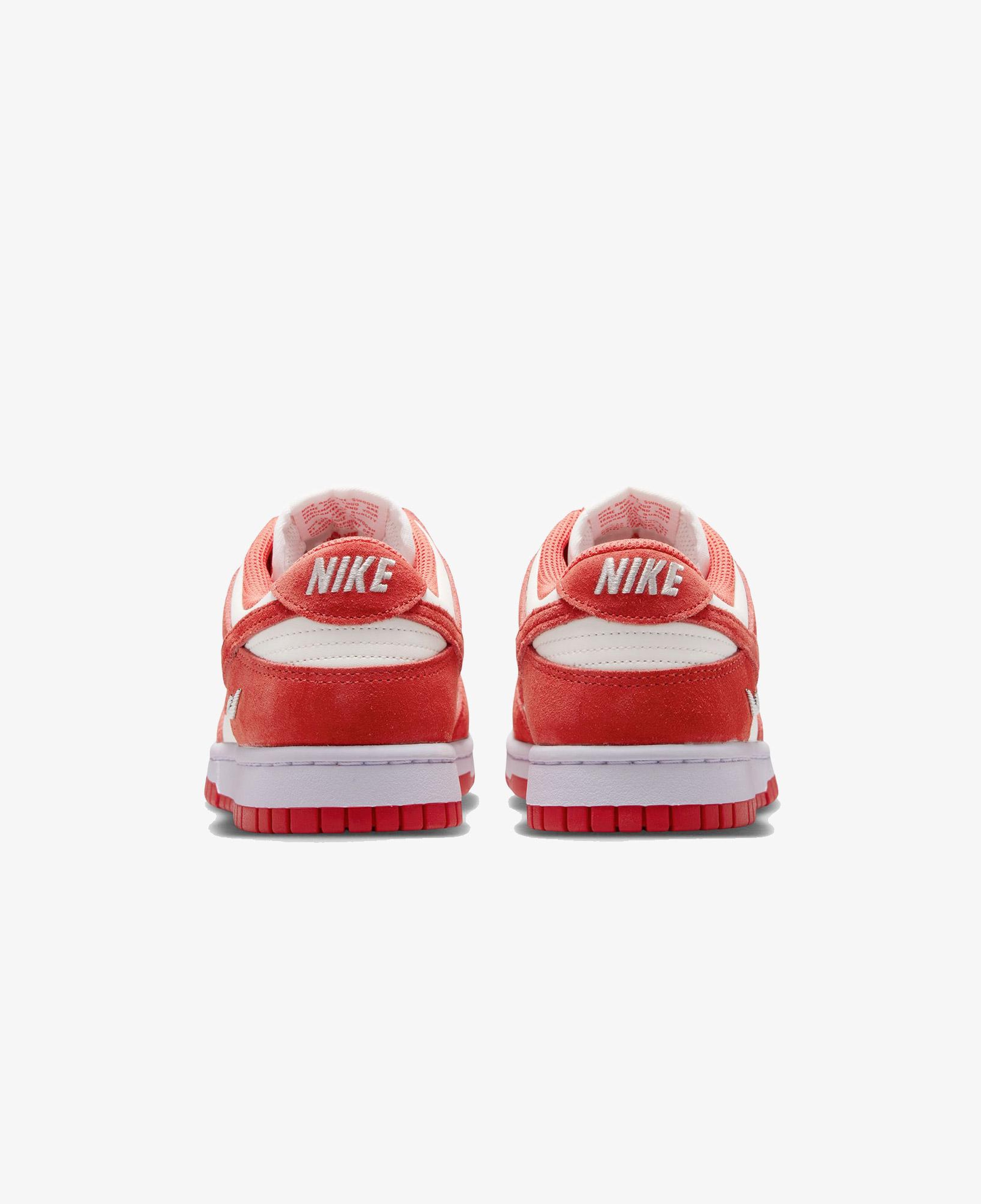 Nike Dunk Low Suede Kadın Kırmızı Spor Ayakkabı