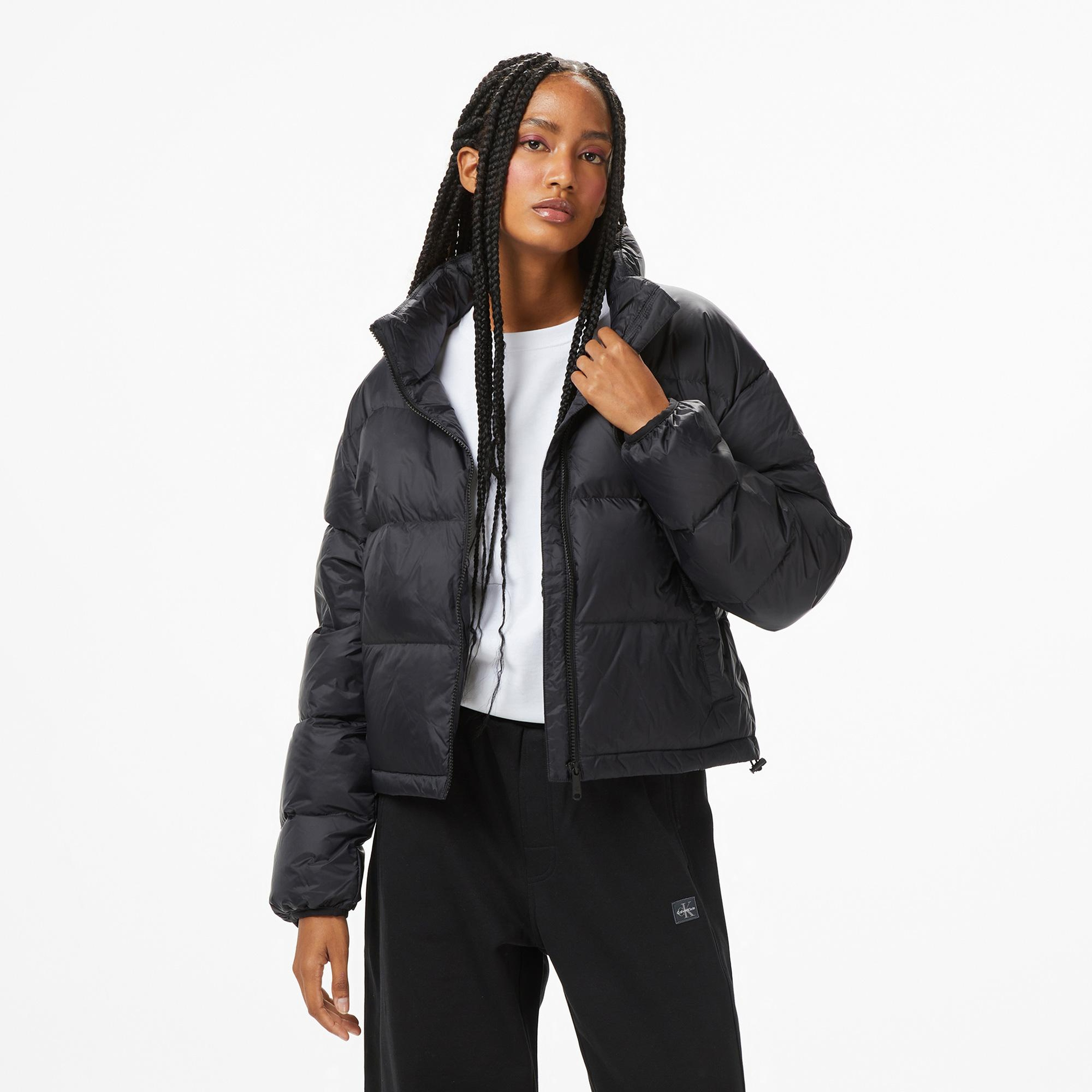 Calvin Klein Graphic Logo Puffer Kadın Siyah Mont
