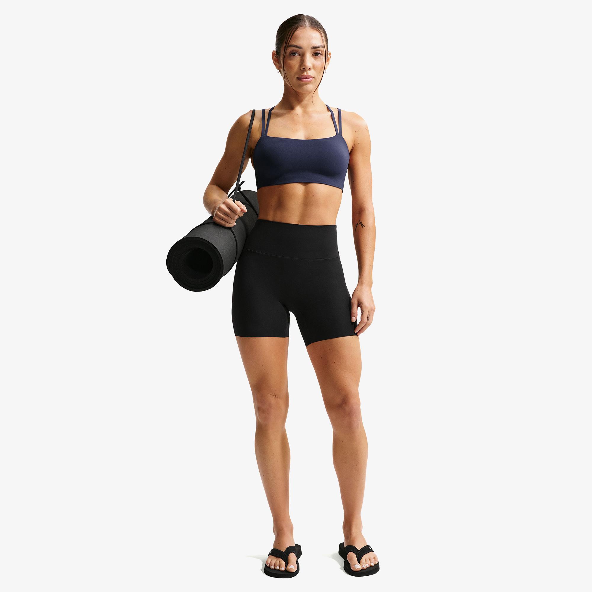 Nike Dri-Fit Zenvy Yüksek Belli 13 cm Kadın Siyah Kısa Tayt