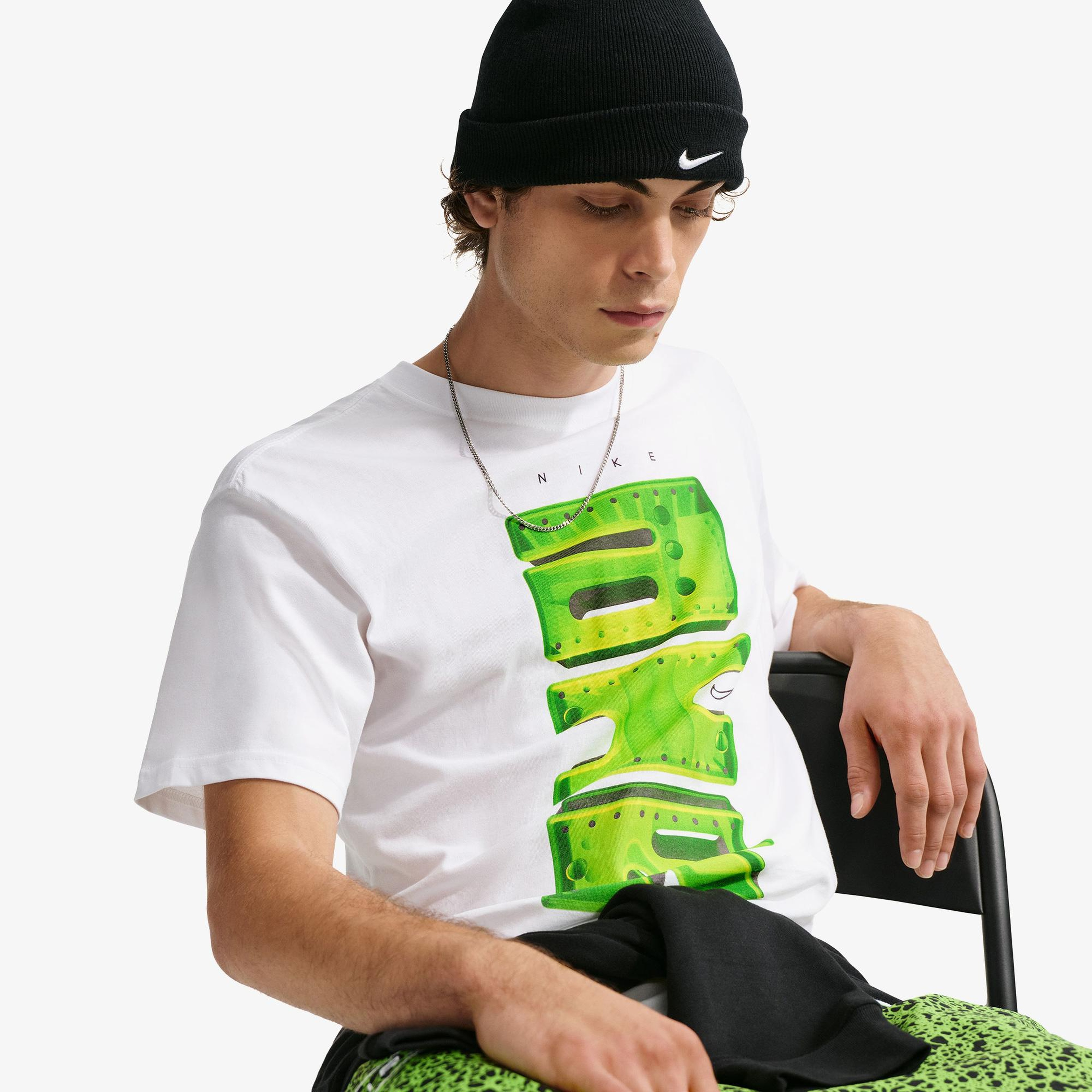 Nike Sportswear Day Plus Erkek Beyaz T-Shirt