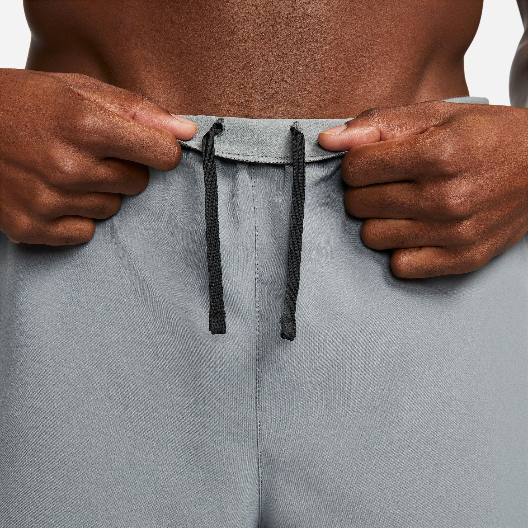 Nike Dri-Fit Challenger 18 cm Erkek Gri Şort