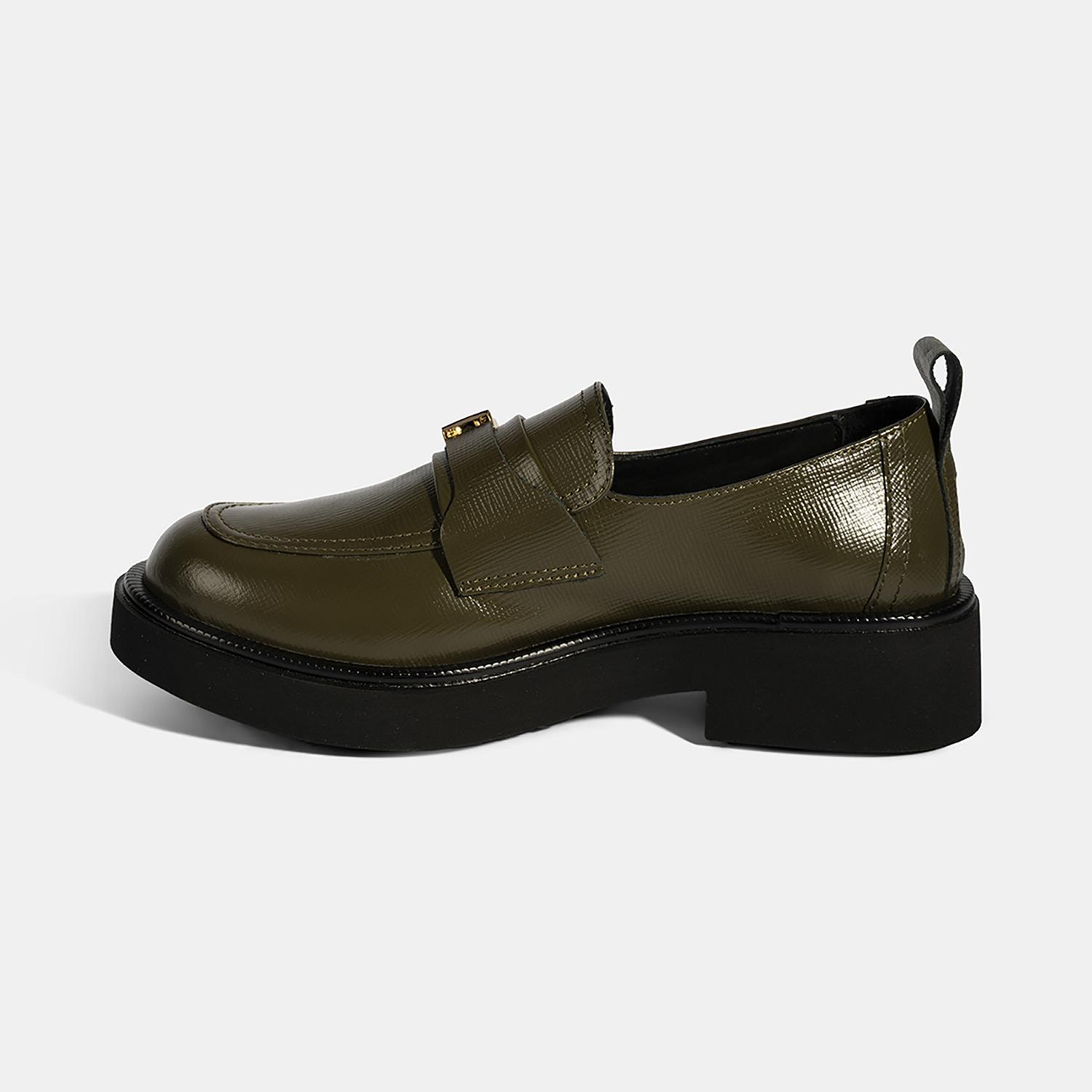 Kadın Yeşil Metal Toka Aksesuarlı Deri Loafer