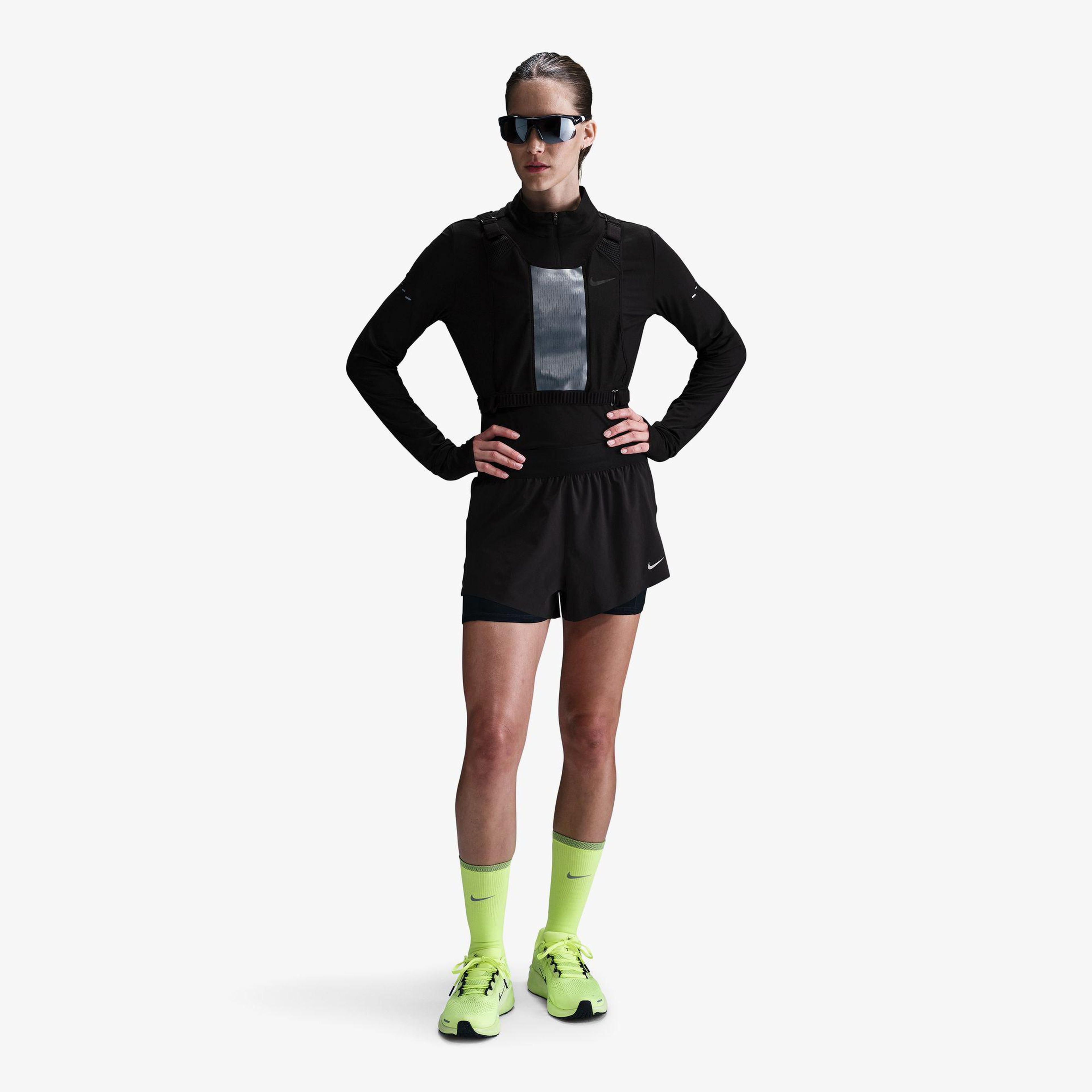 Nike Swift Dri-Fit Kadın Siyah Şort