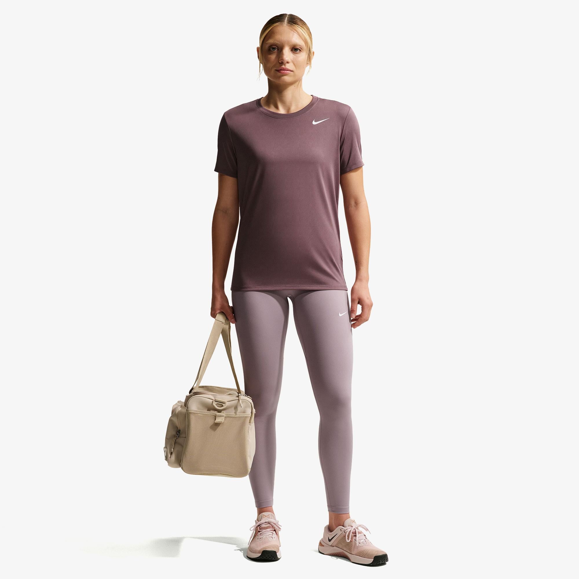 Nike Dri-Fit Kadın Mor T-Shirt