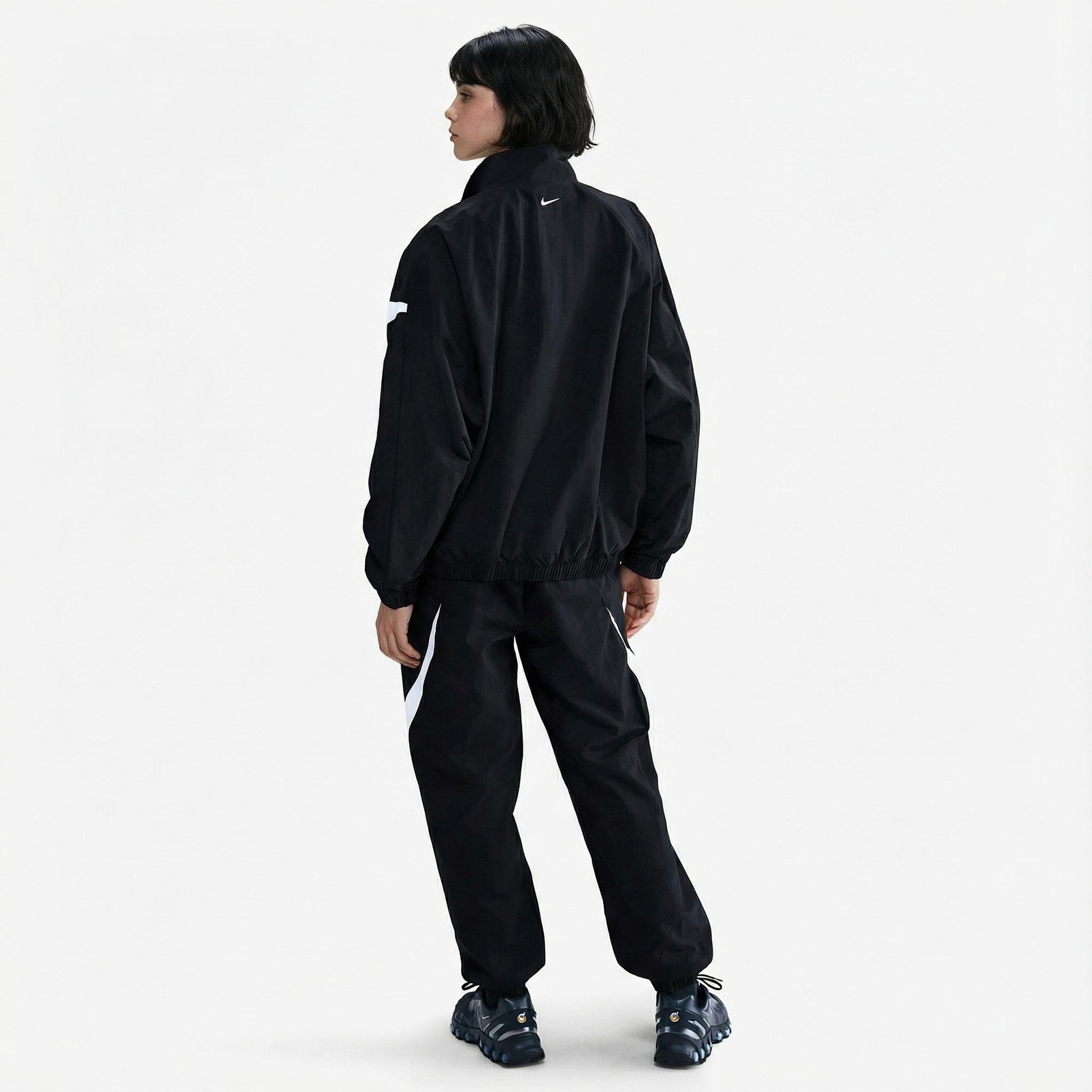 Nike Sportswear Logo Kadın Siyah Ceket