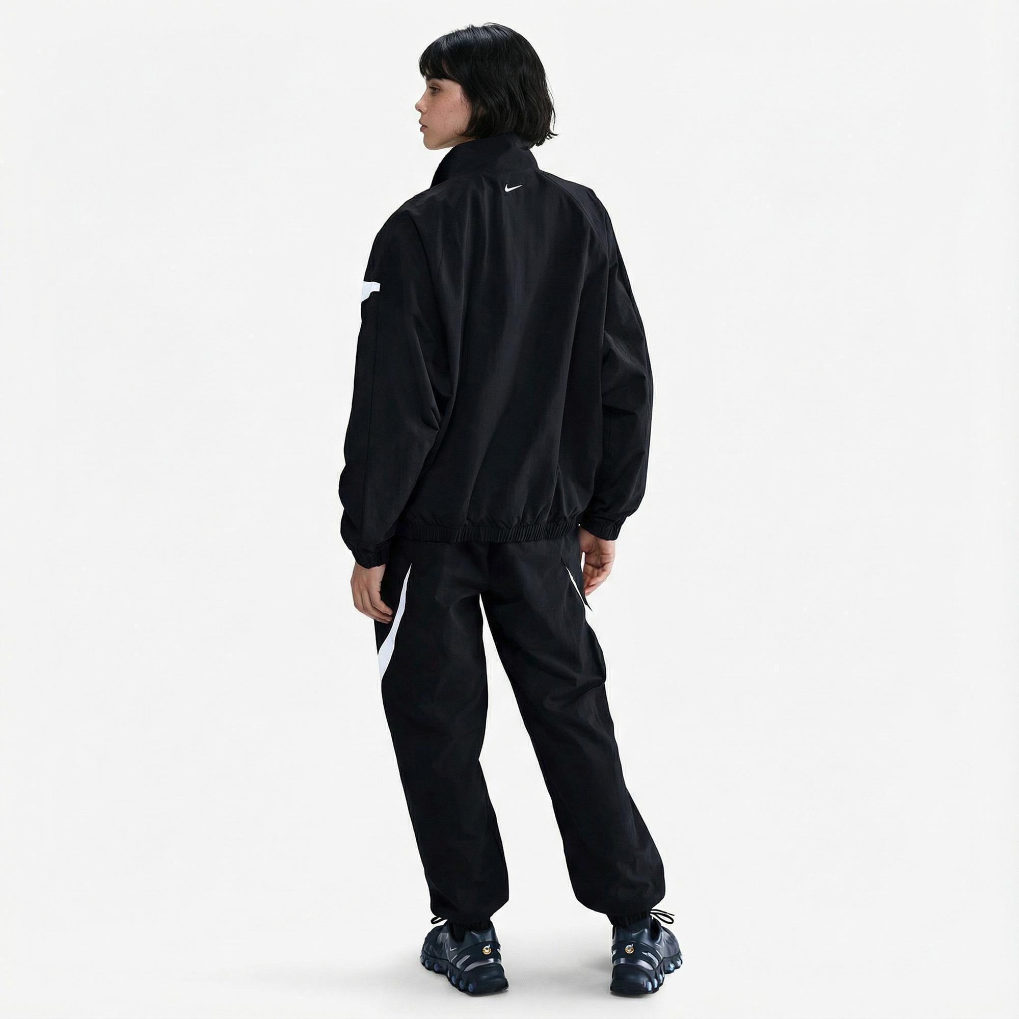Nike Sportswear Logo Kadın Siyah Ceket